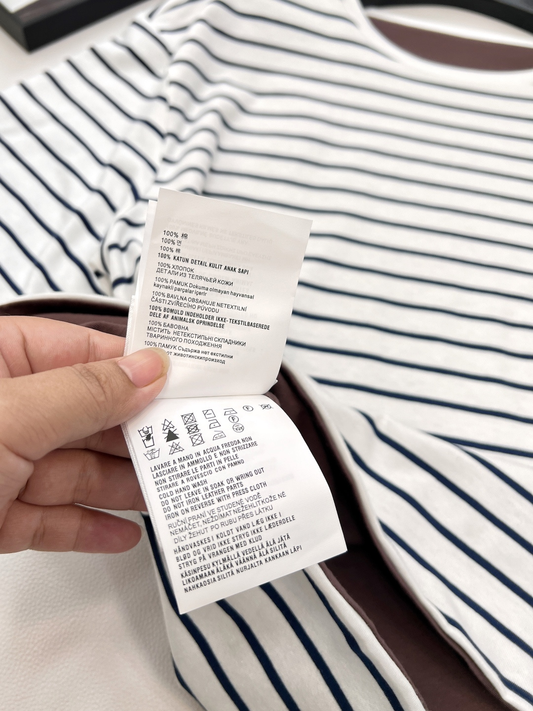 🆕Miumiu2025新款字母贴片徽标圆领宽松两面穿短袖T恤，定制YB原生全棉材质 透气舒适 质感十足 