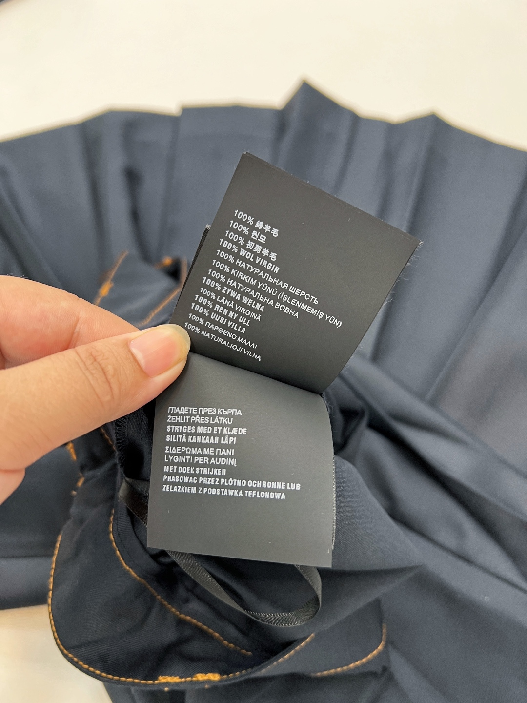 🆕Miumiu新款高腰中长百褶半裙，定制YB进口百分百精仿羊毛材质 光泽舒适 质感上乘 裁剪垂顺流畅 高