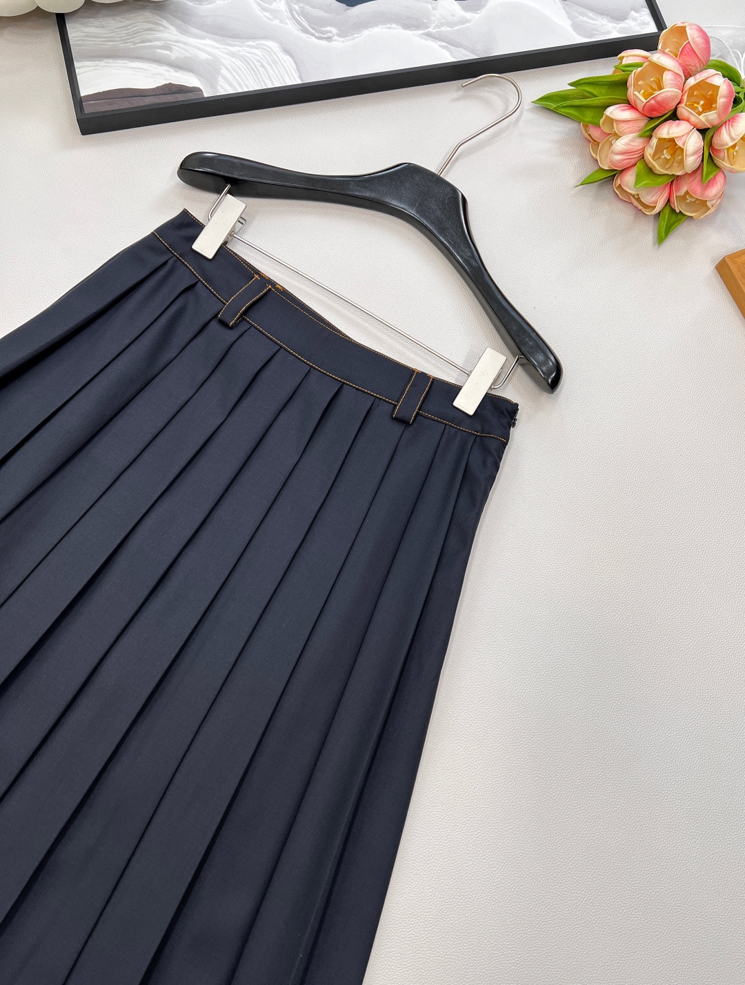 🆕Miumiu新款高腰中长百褶半裙，定制YB进口百分百精仿羊毛材质 光泽舒适 质感上乘 裁剪垂顺流畅 高