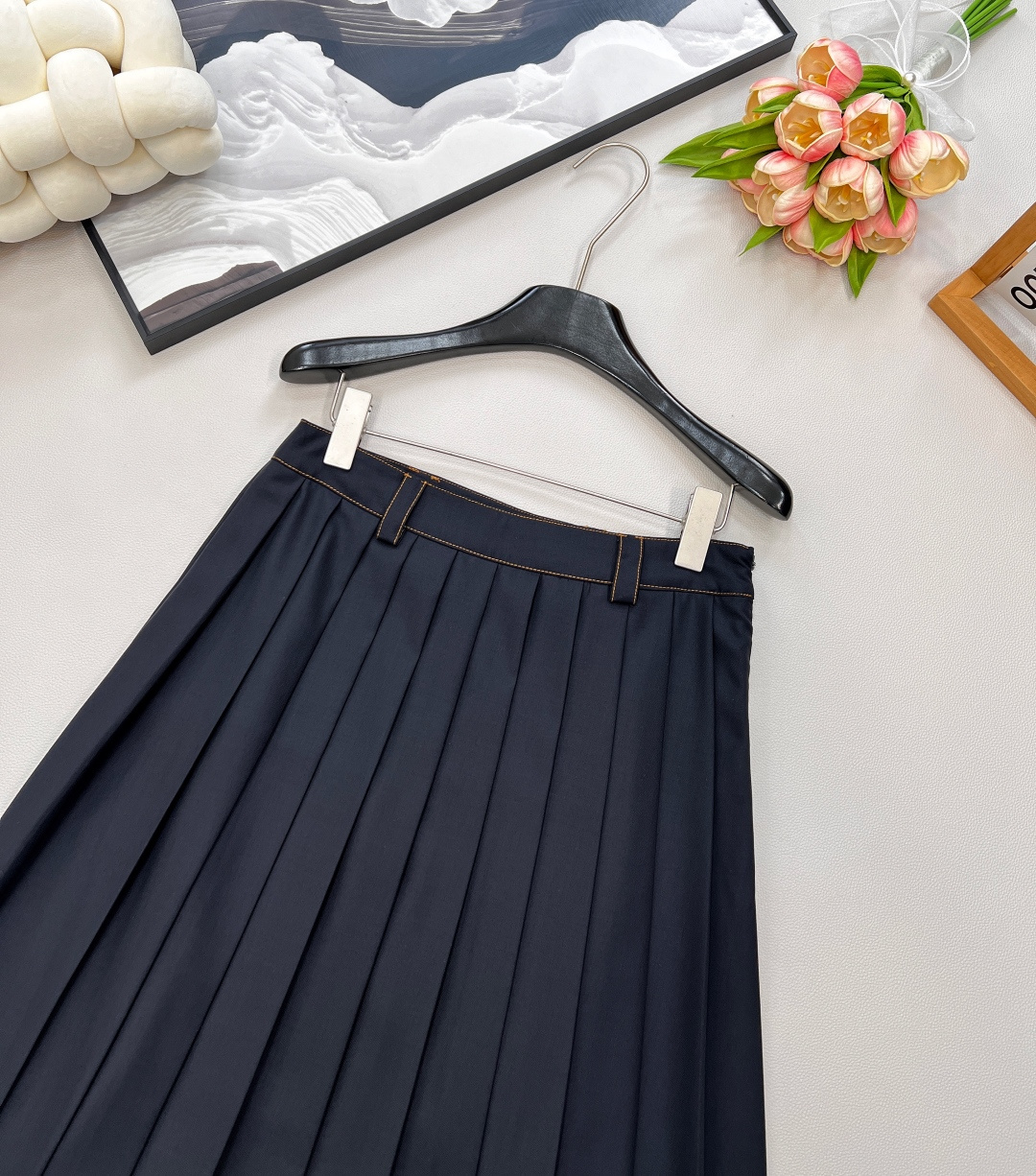 🆕Miumiu新款高腰中长百褶半裙，定制YB进口百分百精仿羊毛材质 光泽舒适 质感上乘 裁剪垂顺流畅 高