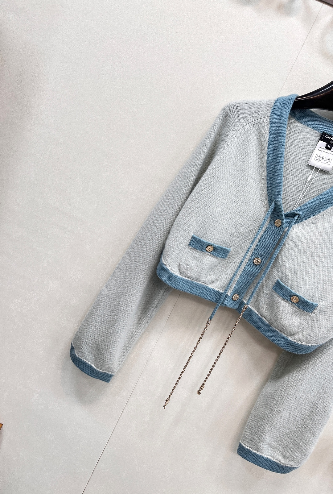 🆕Chanel25A手工坊系列新款撞色包边系带针织短开衫丨⚠独家高版出品！致敬经典的小香设计减龄又调皮的