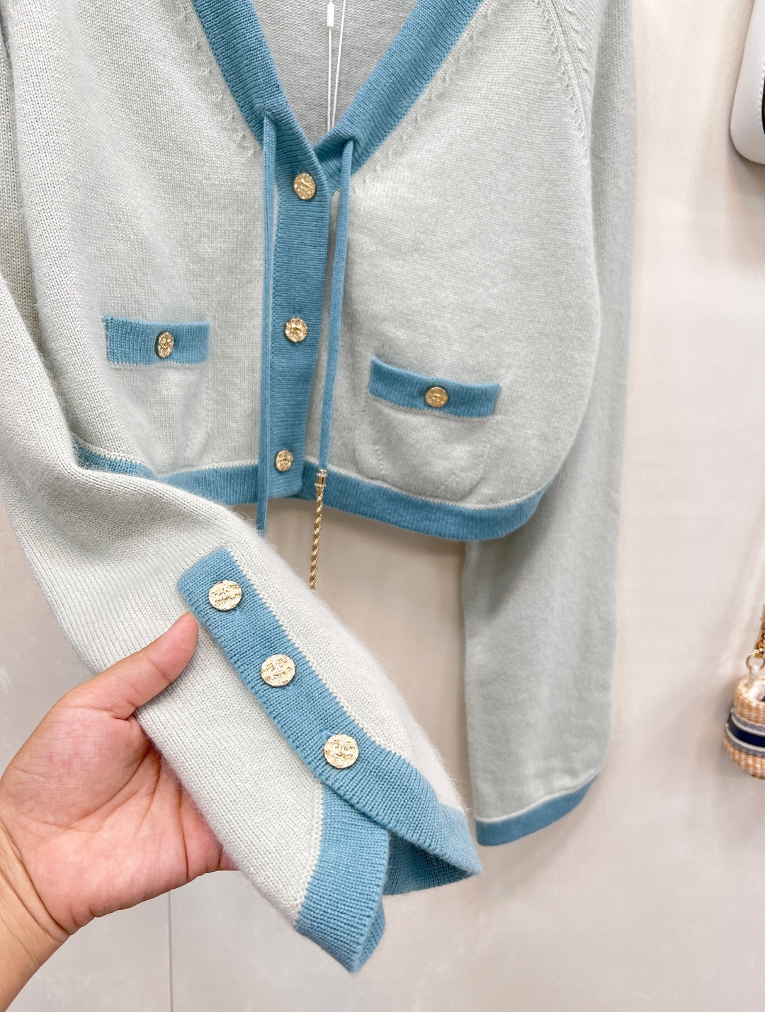 🆕Chanel25A手工坊系列新款撞色包边系带针织短开衫丨⚠独家高版出品！致敬经典的小香设计减龄又调皮的