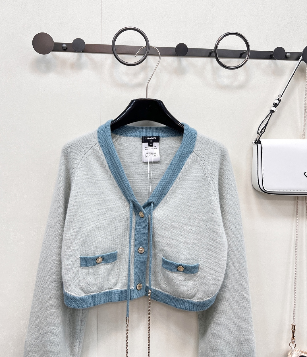 🆕Chanel25A手工坊系列新款撞色包边系带针织短开衫丨⚠独家高版出品！致敬经典的小香设计减龄又调皮的