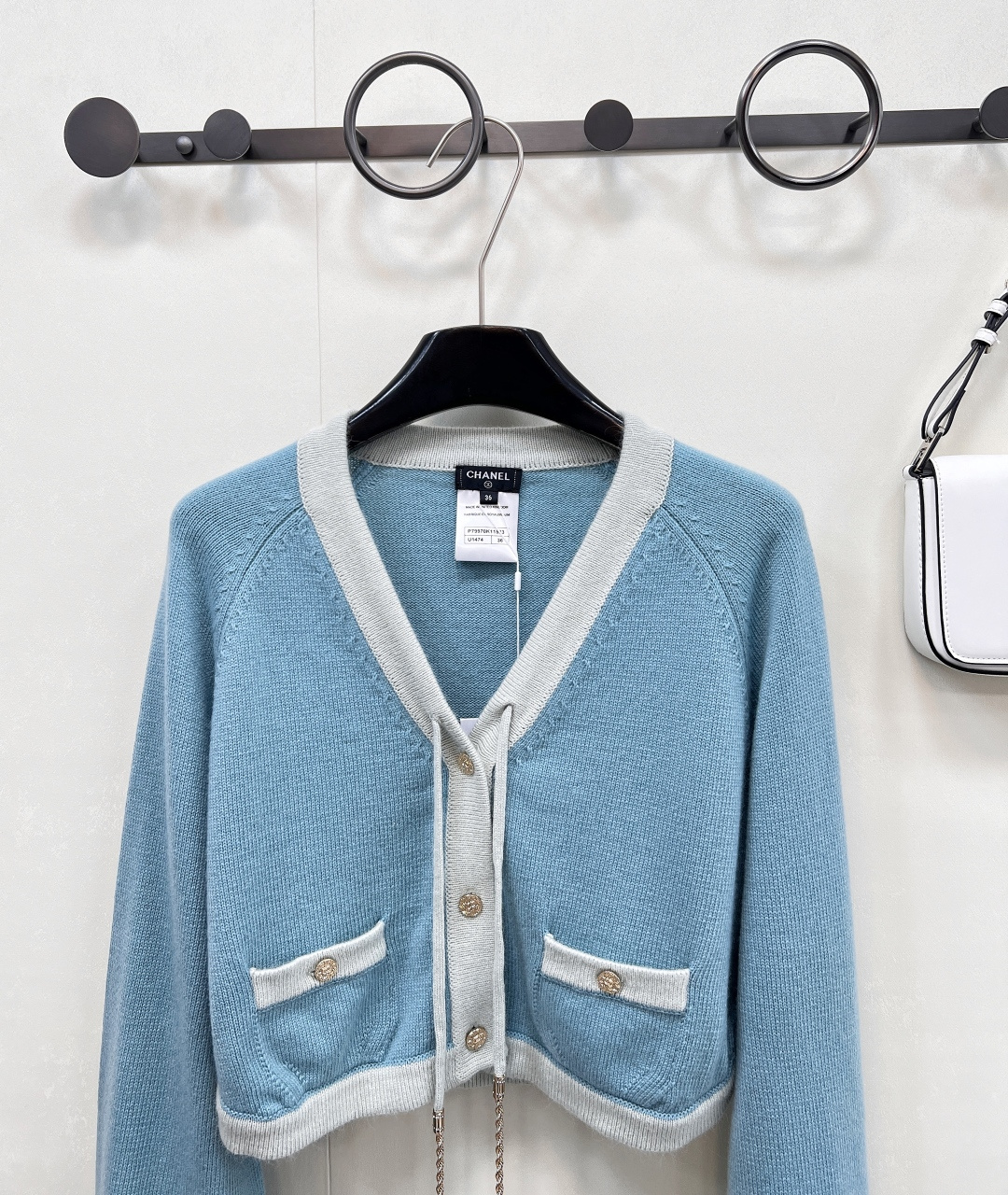 🆕Chanel25A手工坊系列新款撞色包边系带针织短开衫丨⚠独家高版出品！致敬经典的小香设计减龄又调皮的