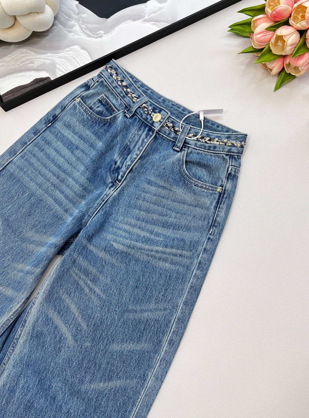🆕CHANEL新款小香新款贵气奢感重工编织腰带装饰直筒阔腿牛仔裤手工编织混金丝麻绳腰带装饰很贵气！一比一