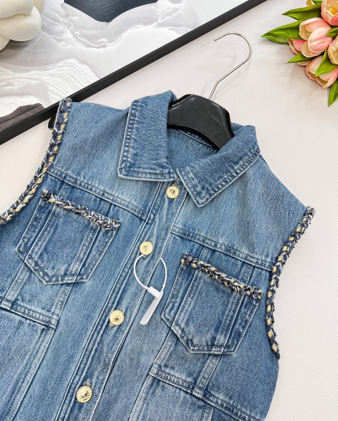 🆕CHANEL新款小香新款奢感重工编织装饰牛仔马甲单穿叠穿都很出彩！定制YB斜纹棉牛仔材质 透气性佳 柔