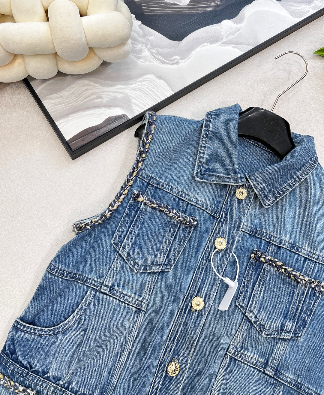 🆕CHANEL新款小香新款奢感重工编织装饰牛仔马甲单穿叠穿都很出彩！定制YB斜纹棉牛仔材质 透气性佳 柔