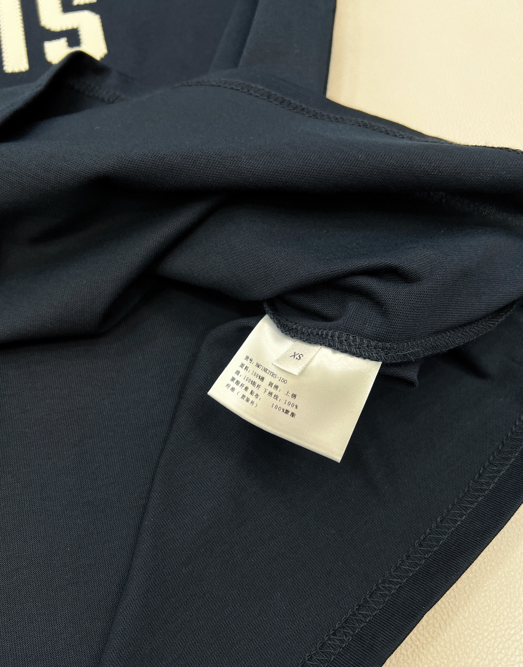 🆕GIVENCHYGVC之字贴布字母圆领短袖T恤。采用15S精棉平纹，230g；搭配螺纹32S双纱拉架，