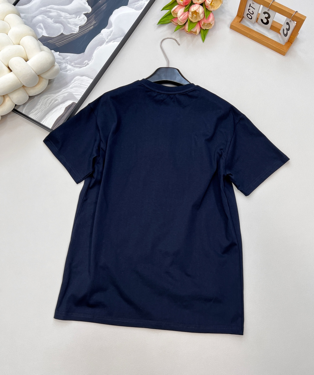 🆕GIVENCHYGVC之字贴布字母圆领短袖T恤。采用15S精棉平纹，230g；搭配螺纹32S双纱拉架，