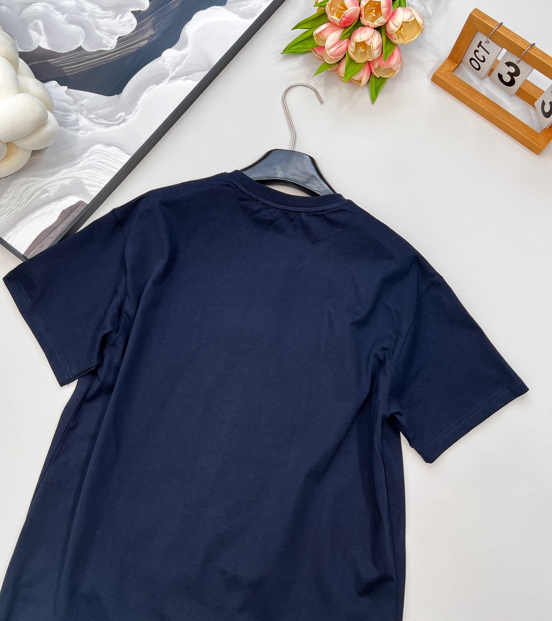 🆕GIVENCHYGVC之字贴布字母圆领短袖T恤。采用15S精棉平纹，230g；搭配螺纹32S双纱拉架，