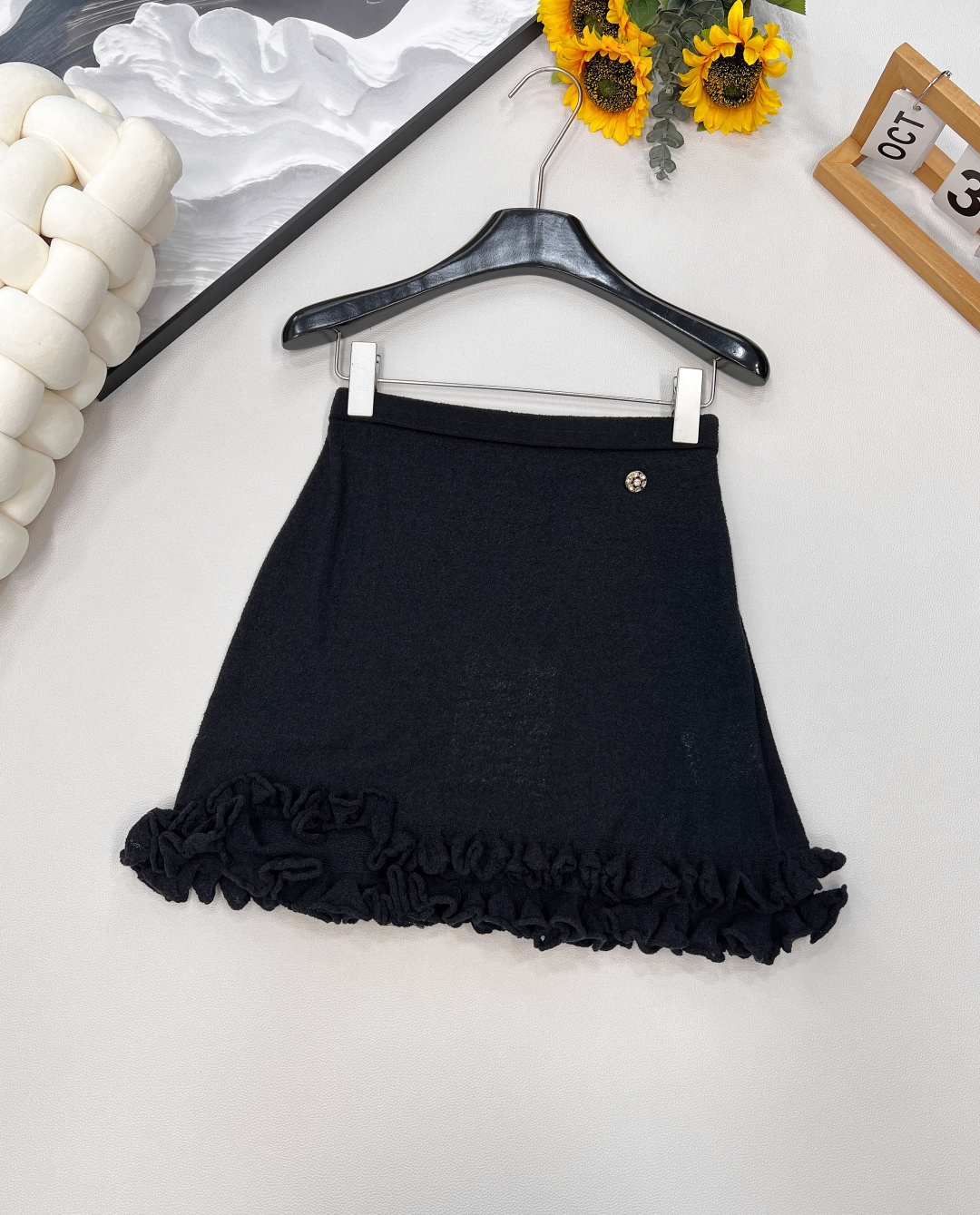 NO:443037,Chane* 25A high-end handicraft new model, large V neck rhinestone buckle hollow wavy lace knitted cardigan + skirt suit丨Exclusive high-end production!  The hollow wavy lace design on the cuffs and hem is like the waves gently caressing the beach, which is both romantic and beautiful. The delicate design not only adds the layering of the cardigan, but also makes you feel like you are in a dream fairy tale world. Whether it is single or complete sets, you can easily control various occasions. The three standards are complete, and it is recommended to put in one set, and large-scale products are sized sml skirt braids, chanel, skirts, alexander wang19860909Chane* 25A高级手工坊新款 大V领水钻扣镂空波浪花边针织开衫+半裙套装丨独家高版出品！袖口和下摆的镂空波浪花边设计,如同海浪轻抚沙滩,既浪漫又唯美. 细腻的设计,不仅增添了开衫的层次感,更让穿上它的你,仿佛置身于梦幻的童话世界.无论是单穿还是成套搭配,都能轻松驾驭各种场合.三标齐全,建议一套入,大货出 尺码sml 半裙编,,chanel,skirts,alexander wang,Women's clothing