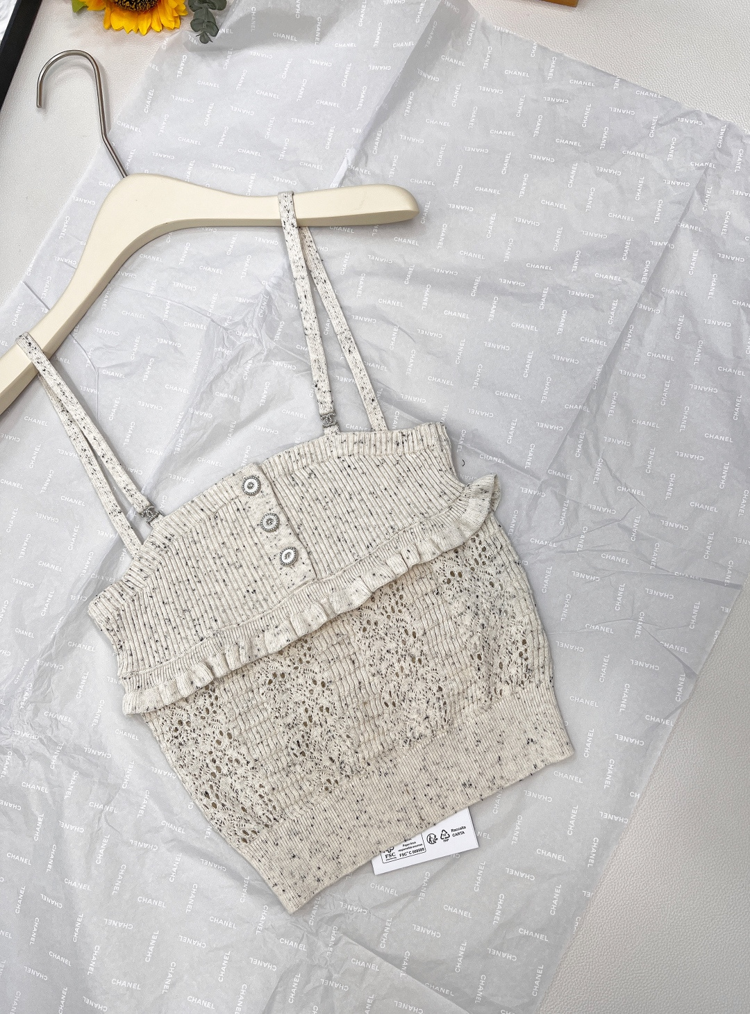 🆕Chanel2025新款针织层叠花边吊带。定制YB羊绒纱线织造 细腻肌理 透气舒适 针织吊带剪裁 细肩