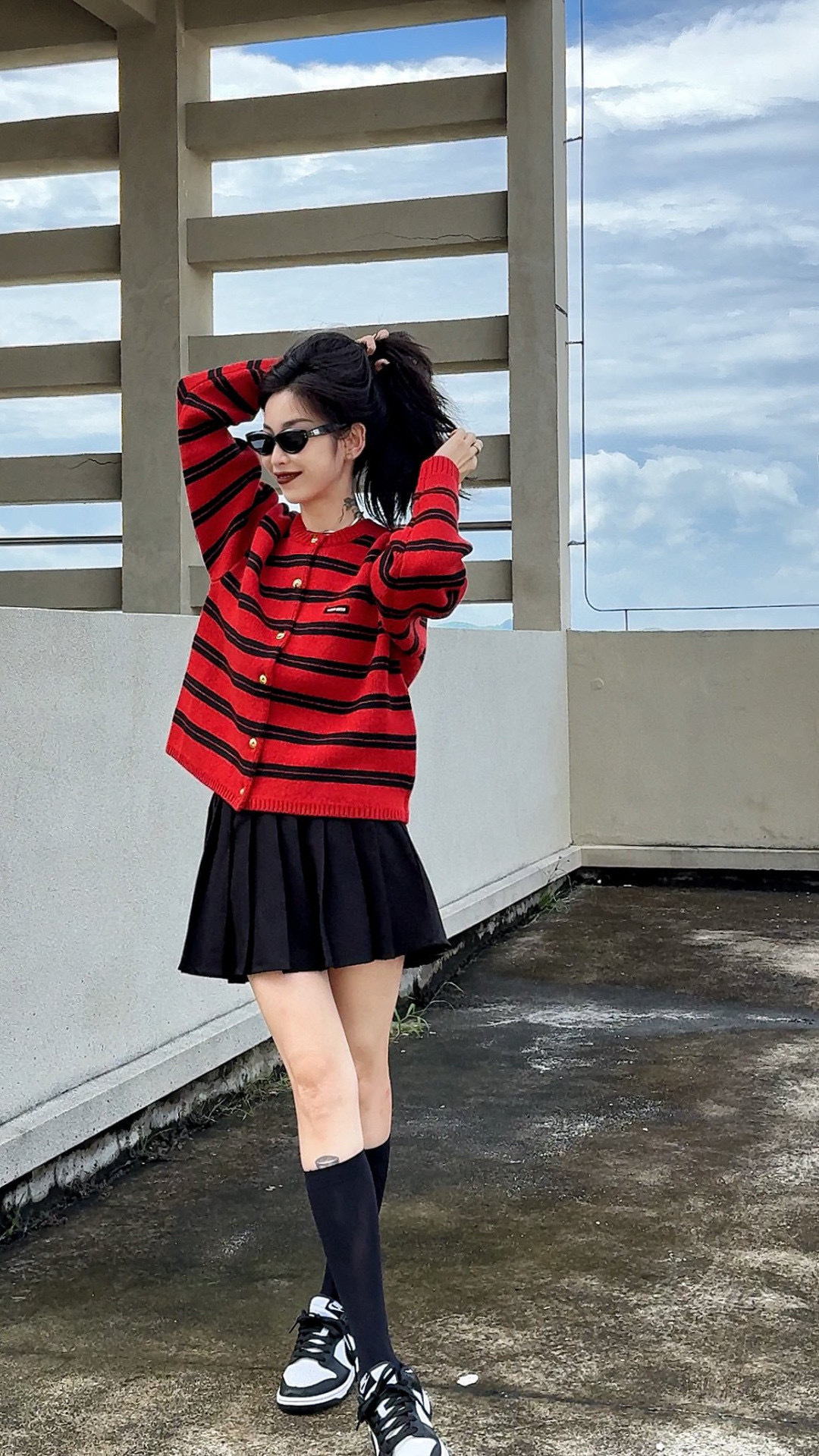 NO:445940,Red and black stripes contrasting color splicing, full of festive atmosphere, alexander wang19860909红黑条纹撞色拼接,节日气氛拉满,,alexander wang,Women's clothing