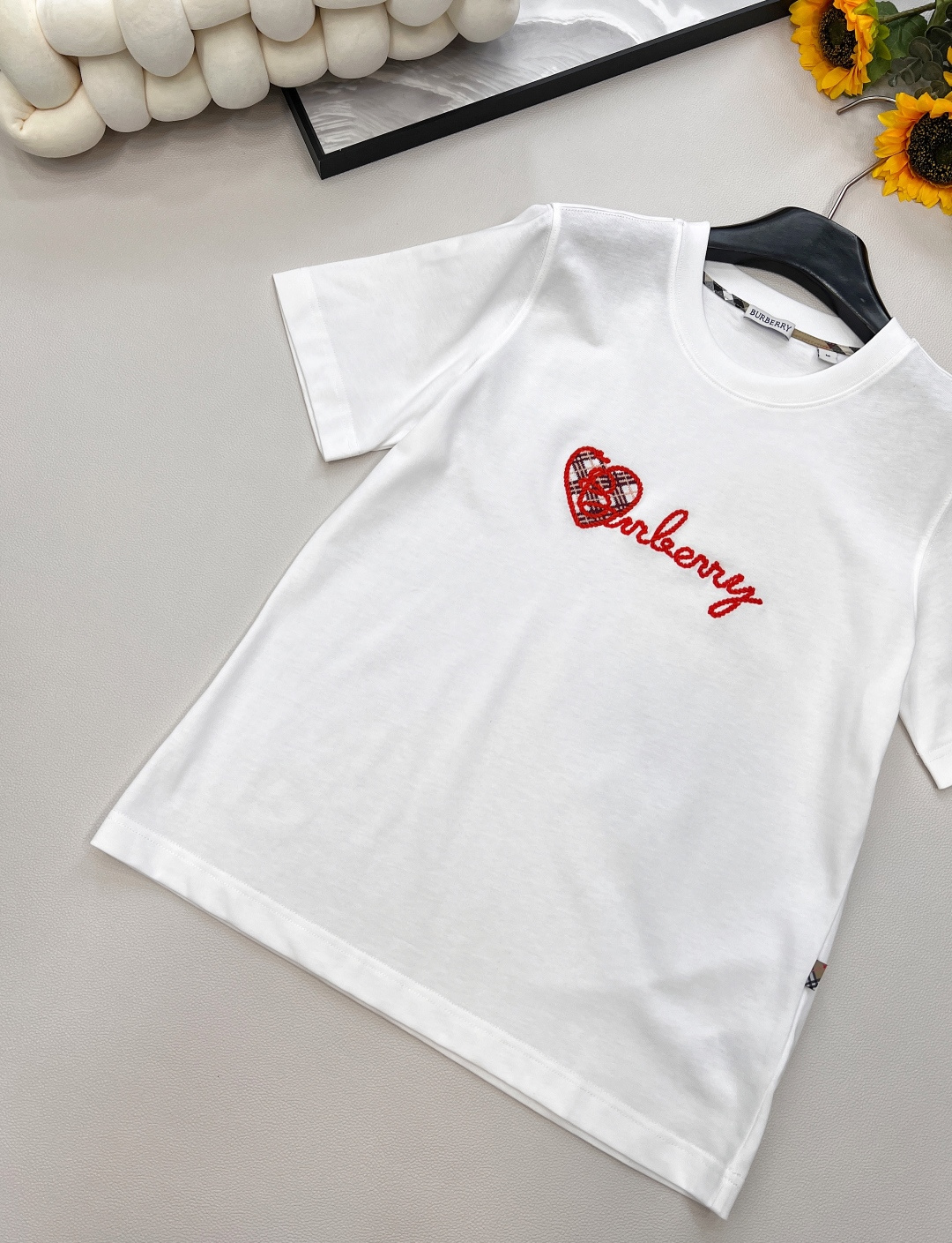 🆕Burberry 25Ss春夏新款 格纹爱心字母刺绣圆领短袖T恤丨⚠独家yb开发！高版出品！！💗真的很