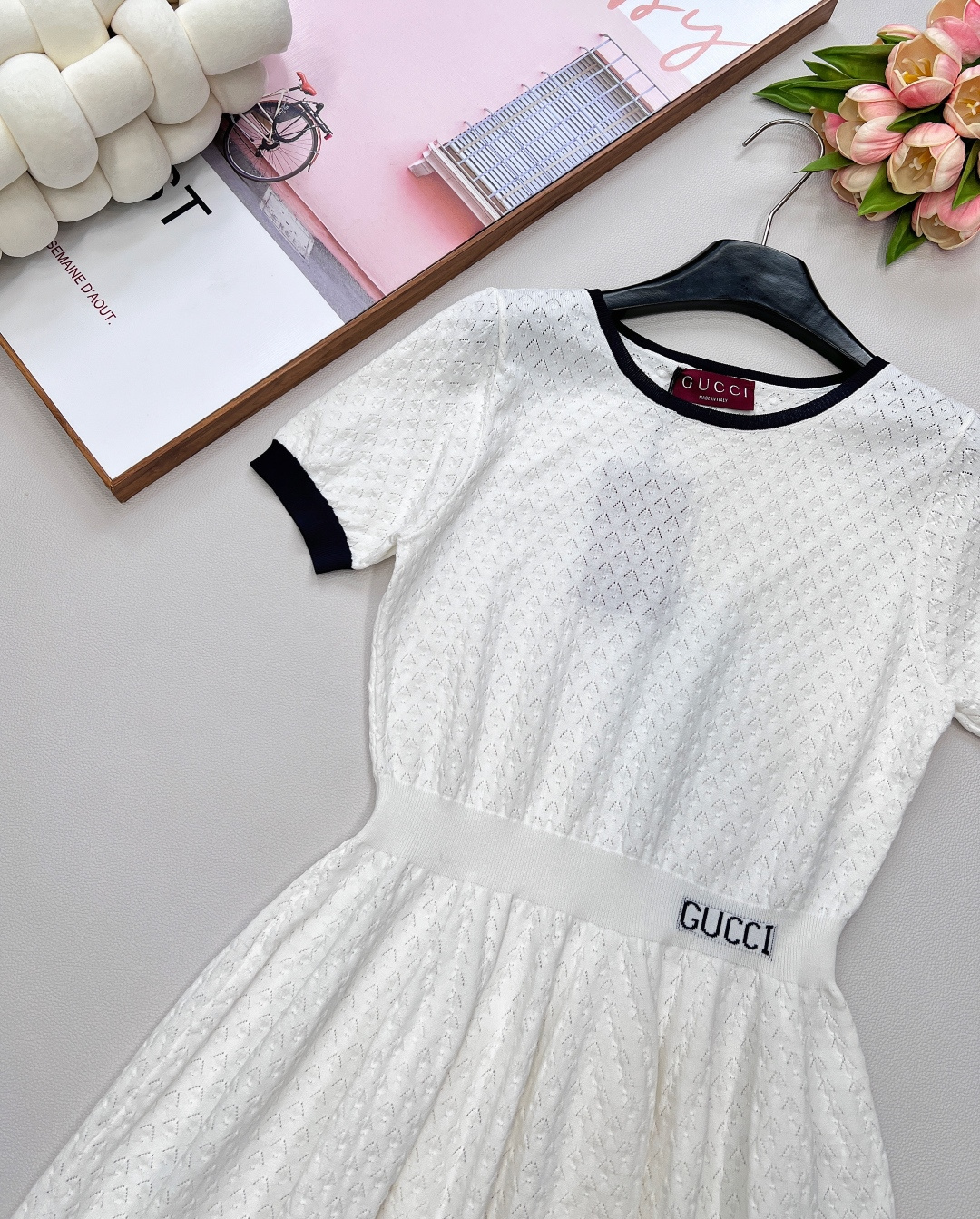 🆕Gucci新品连衣裙📷一眼就相中了 是心动的感觉..💛💛💛配色太正点了 高级的米色系 上身显瘦修身！懒