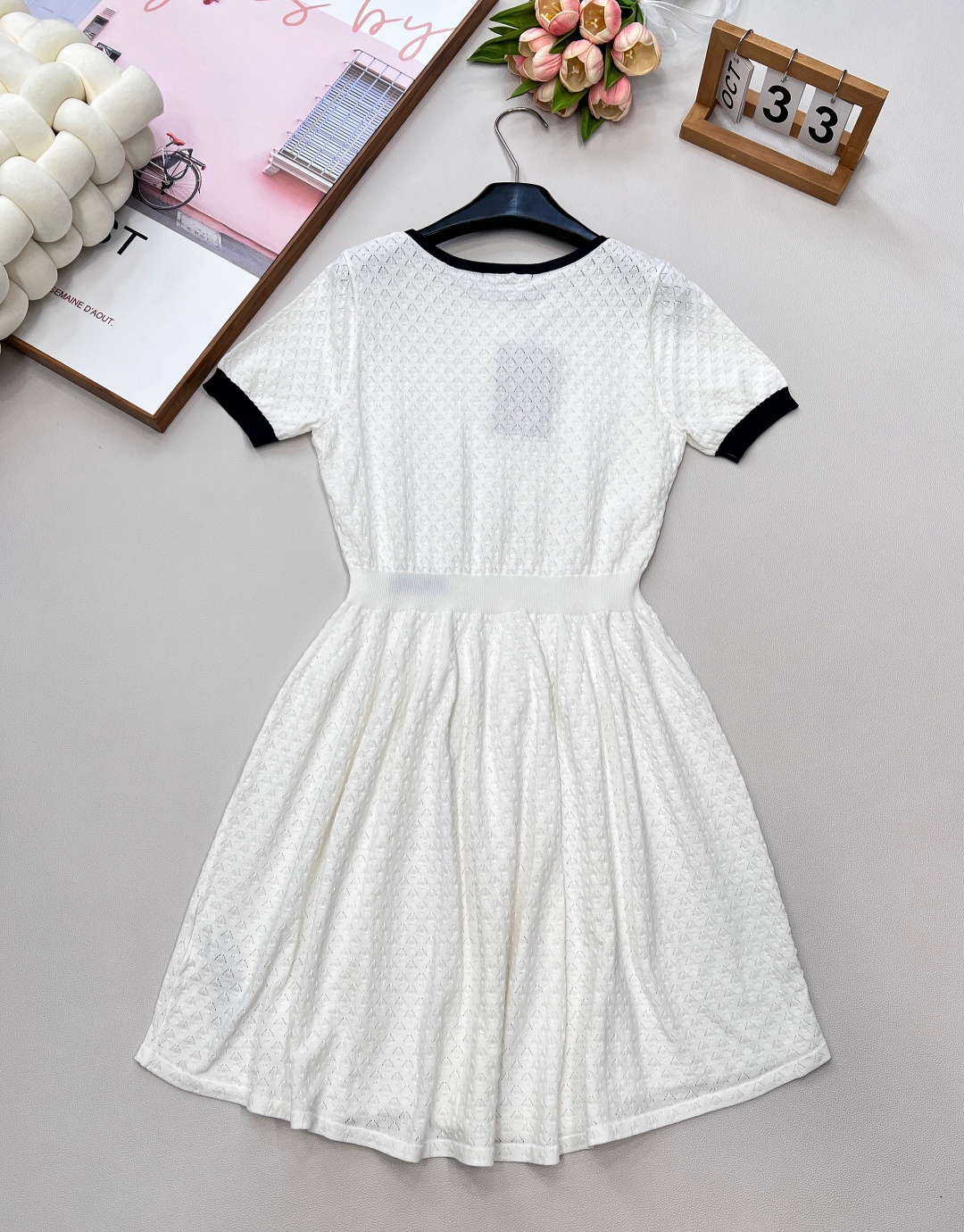 🆕Gucci新品连衣裙📷一眼就相中了 是心动的感觉..💛💛💛配色太正点了 高级的米色系 上身显瘦修身！懒