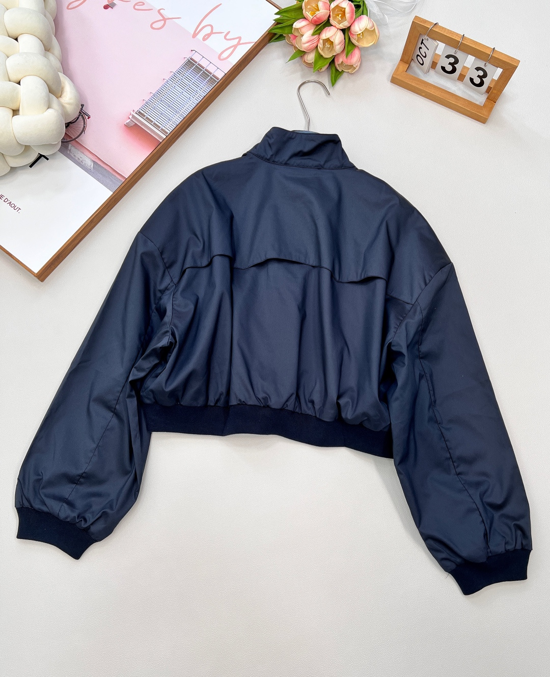 🆕miumiu25新款短款小立领拉链外套 💙💚恰到好处的长度上身显高拉长比例～内里撞色绿格纹设计为穿搭增