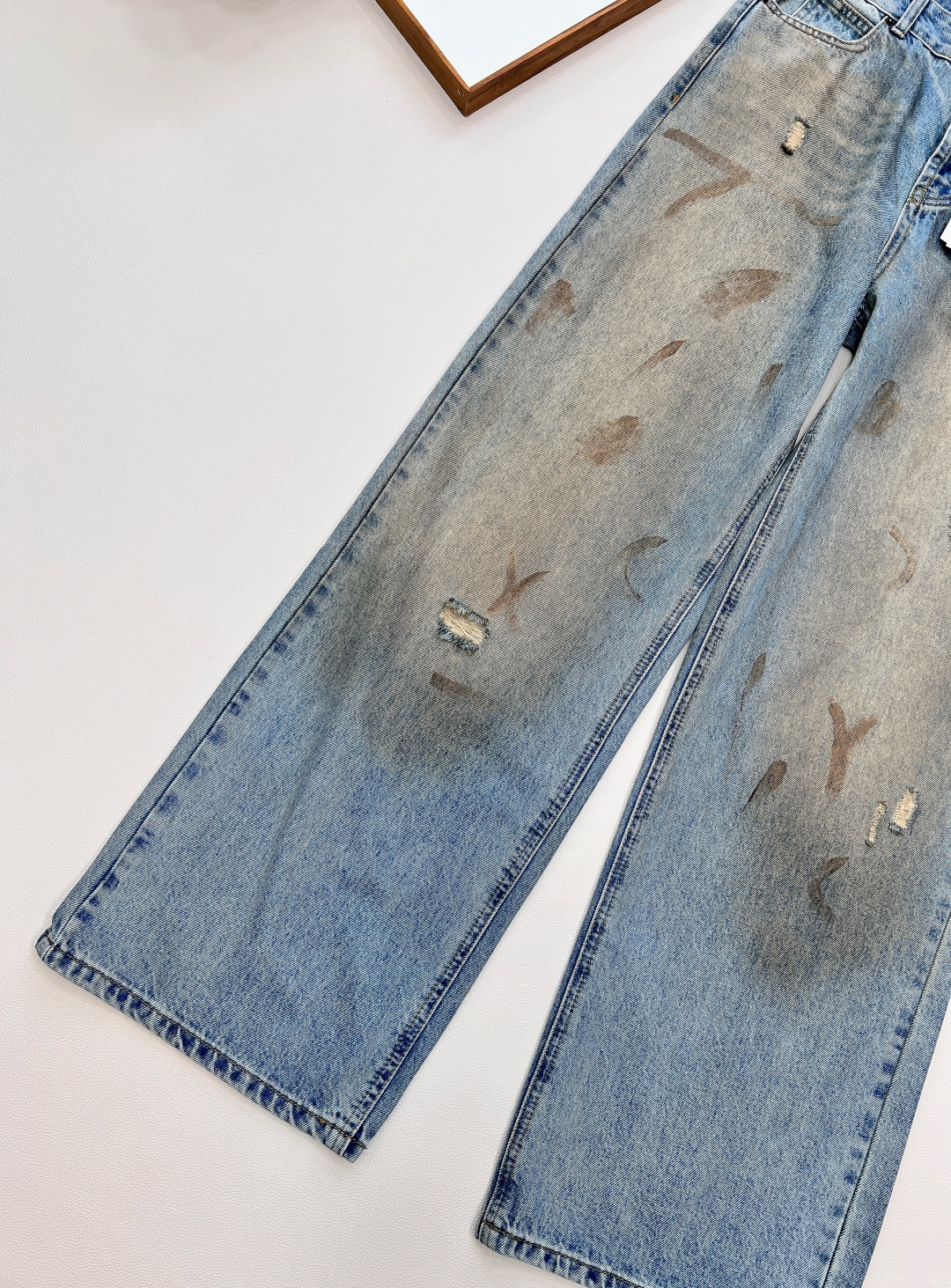 🆕AcneStudios25款早秋新品后拼皮袋做旧双色脏脏破洞长裤，这款孙怡同款某书已经爆了！！脏脏裤直