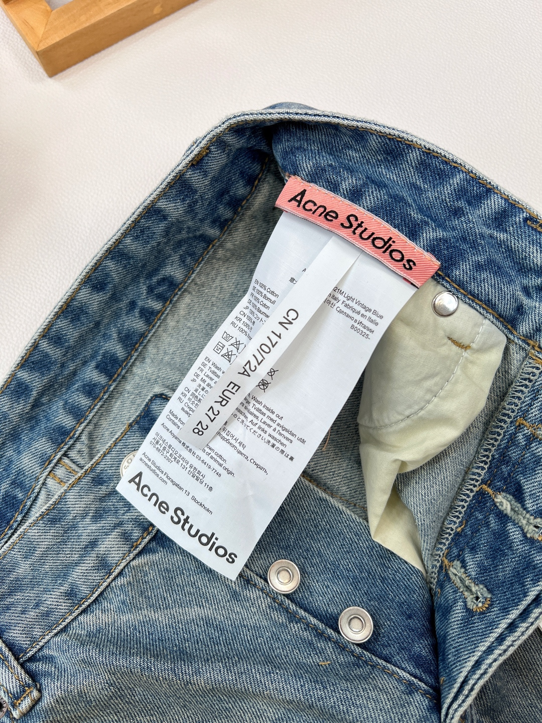 🆕AcneStudios25款早秋新品后拼皮袋做旧双色脏脏破洞长裤，这款孙怡同款某书已经爆了！！脏脏裤直