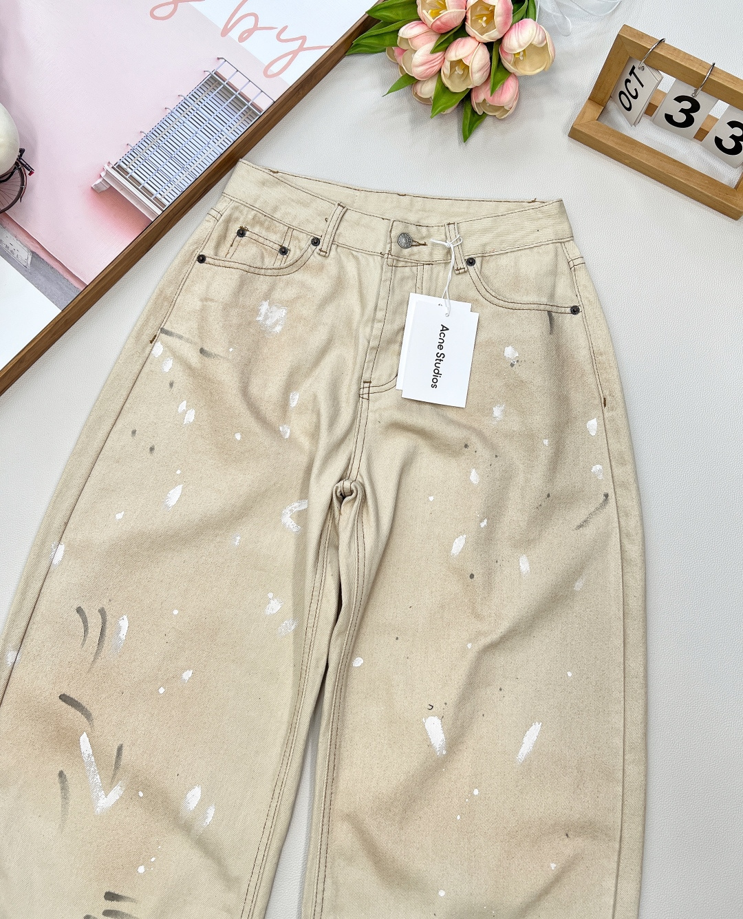 🆕 AcneStudios25款早秋新品后拼皮袋做旧双色脏脏破洞长裤，这款孙怡同款某书已经爆了！！脏脏裤