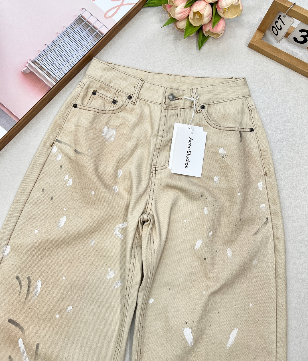 🆕 AcneStudios25款早秋新品后拼皮袋做旧双色脏脏破洞长裤，这款孙怡同款某书已经爆了！！脏脏裤