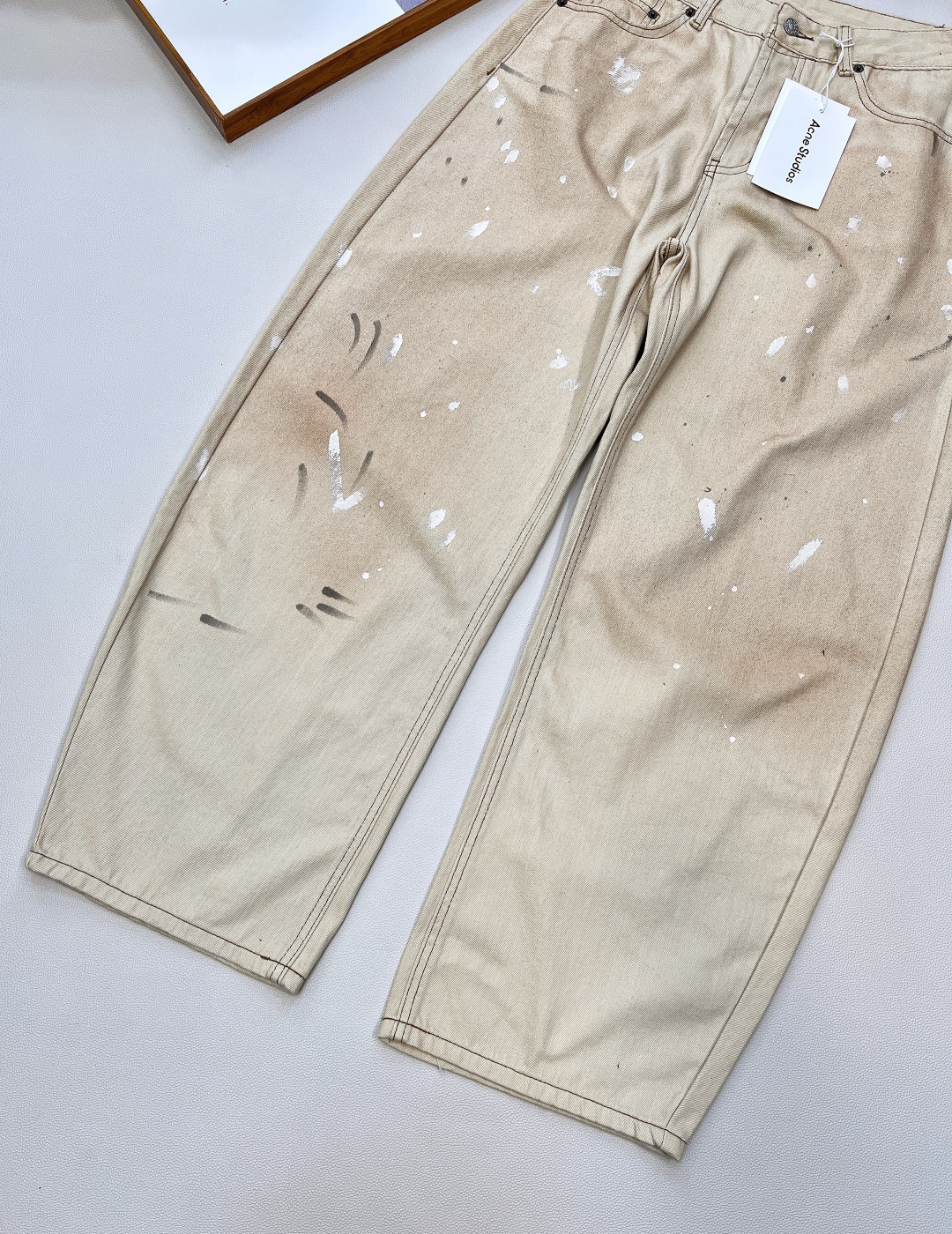 🆕 AcneStudios25款早秋新品后拼皮袋做旧双色脏脏破洞长裤，这款孙怡同款某书已经爆了！！脏脏裤