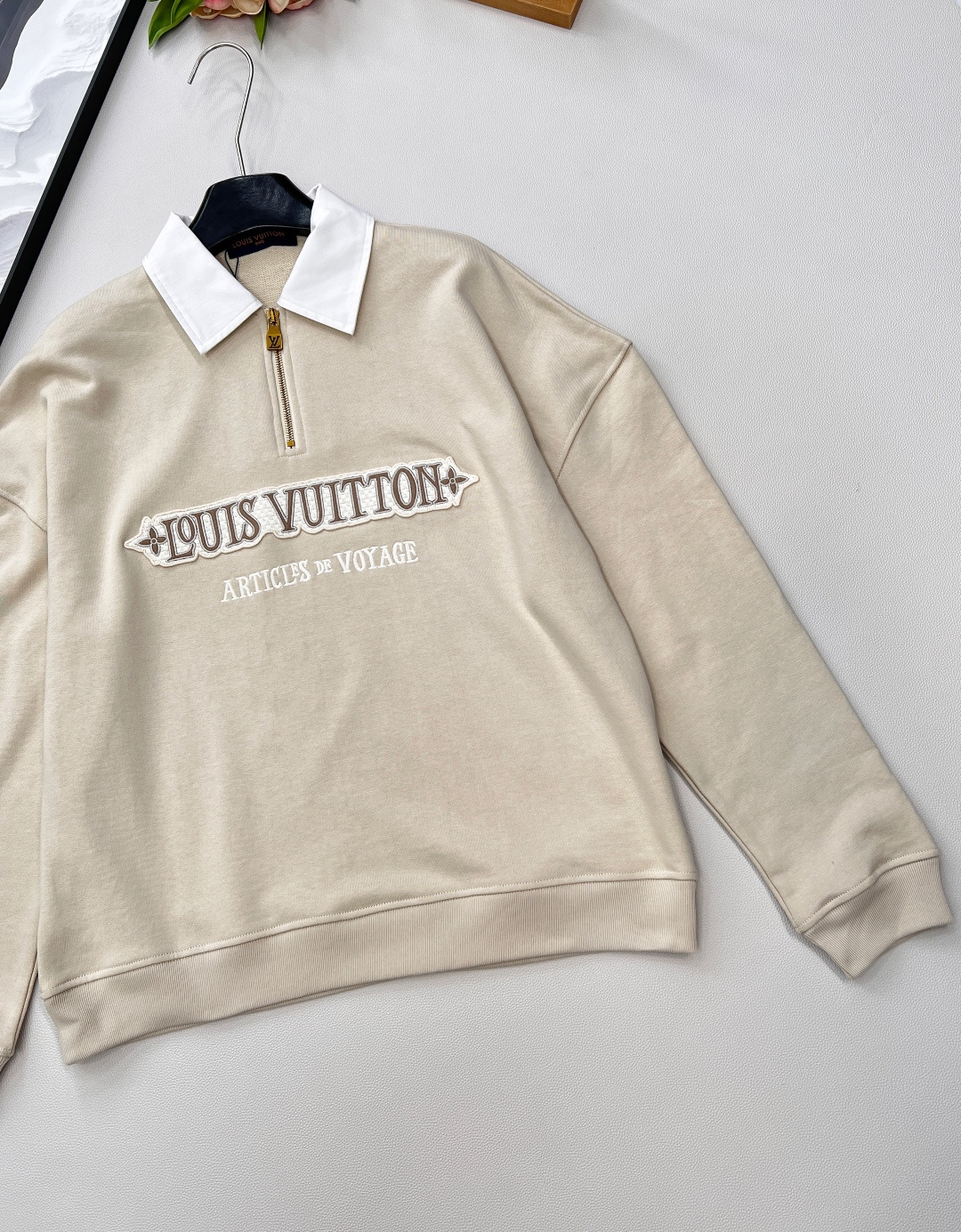 🆕LouisVuitton25Fw早秋新款字母绣花拉链翻领卫衣丨⚠独家yb开发！高版出品！面料采用毛圈棉