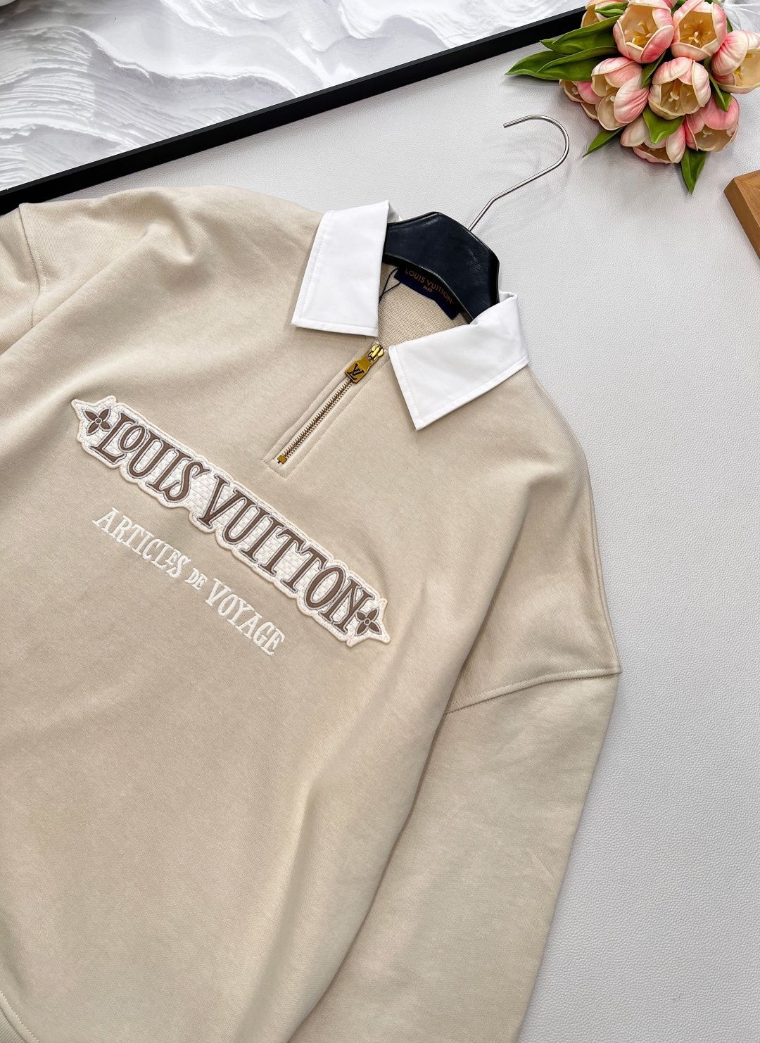 🆕LouisVuitton25Fw早秋新款字母绣花拉链翻领卫衣丨⚠独家yb开发！高版出品！面料采用毛圈棉