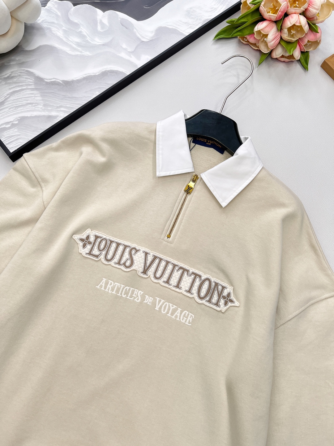 🆕LouisVuitton25Fw早秋新款字母绣花拉链翻领卫衣丨⚠独家yb开发！高版出品！面料采用毛圈棉