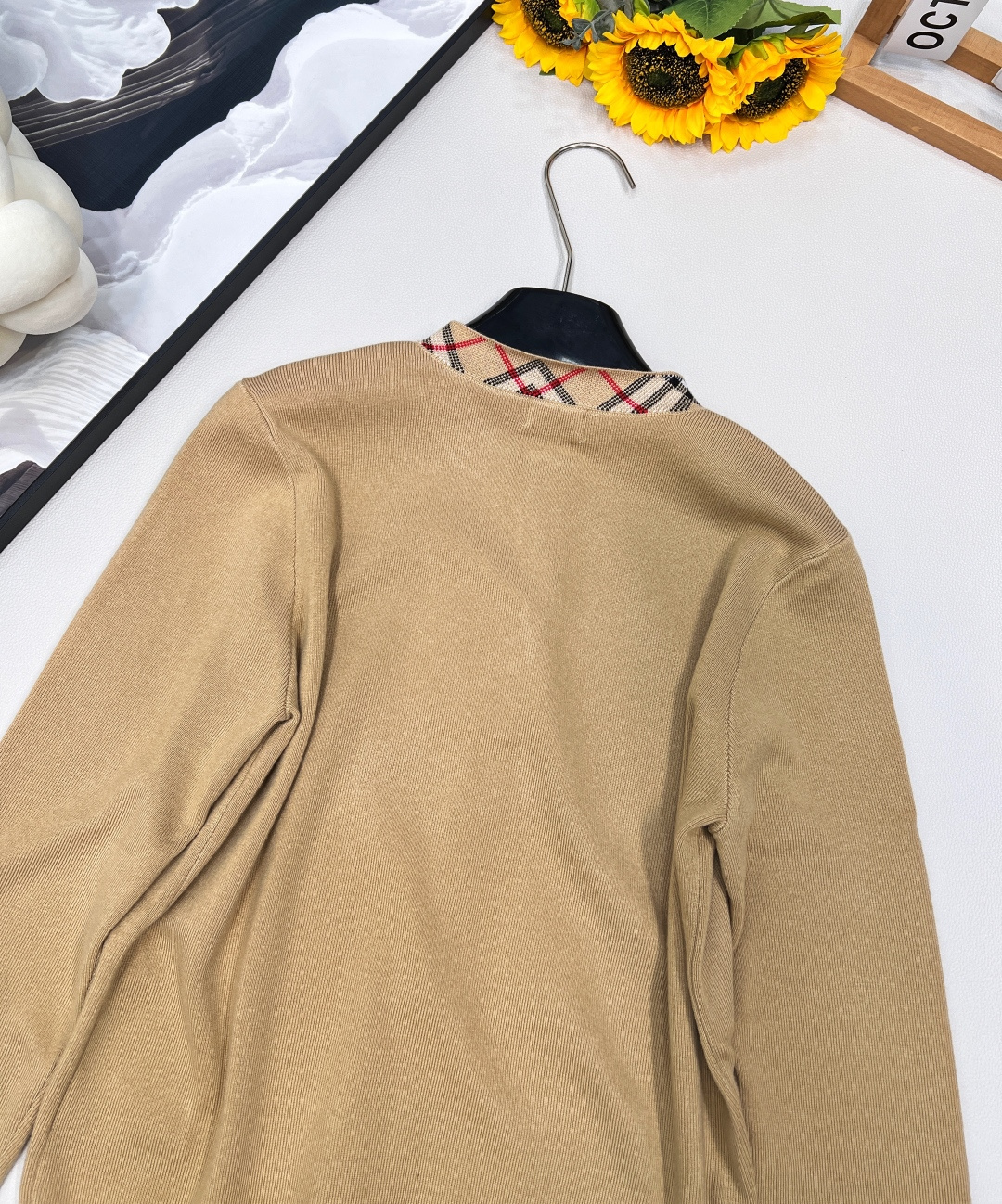 🆕Burberry 羊毛混纺📰ZP设计 👍贴身软糯 显瘦百搭 上身复古时髦洋气 经典不过时⚠️质感细腻柔