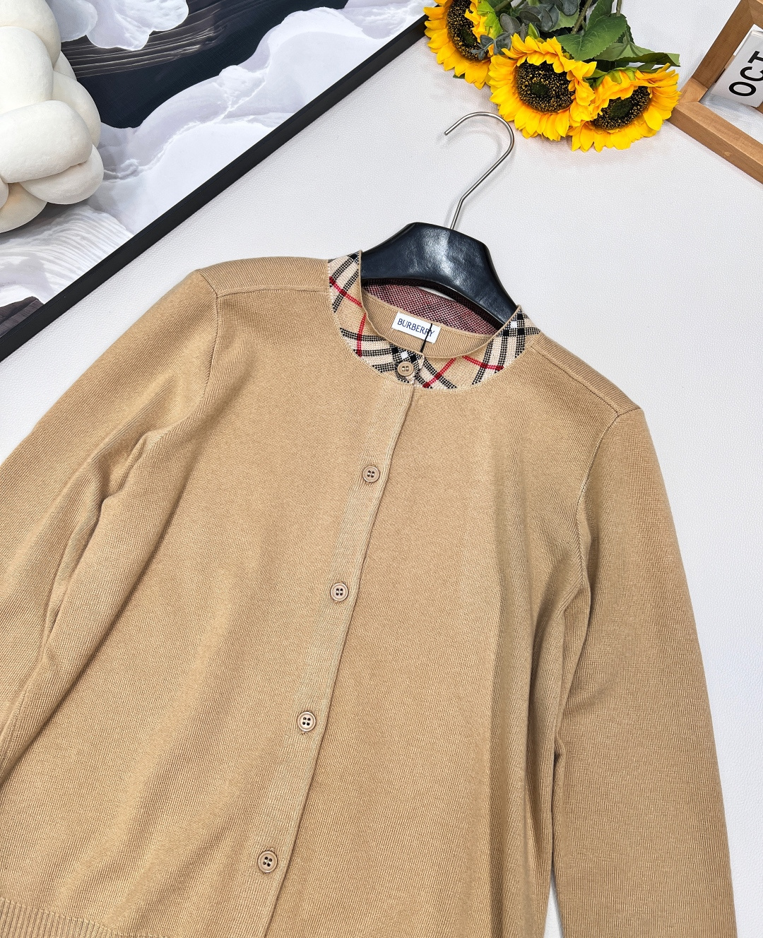 🆕Burberry 羊毛混纺📰ZP设计 👍贴身软糯 显瘦百搭 上身复古时髦洋气 经典不过时⚠️质感细腻柔