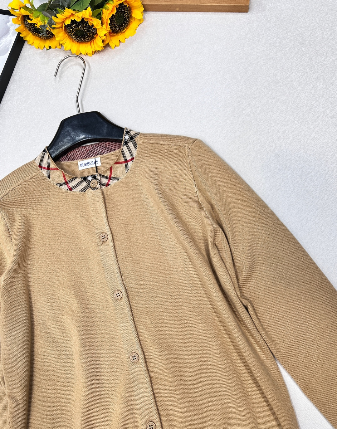 🆕Burberry 羊毛混纺📰ZP设计 👍贴身软糯 显瘦百搭 上身复古时髦洋气 经典不过时⚠️质感细腻柔