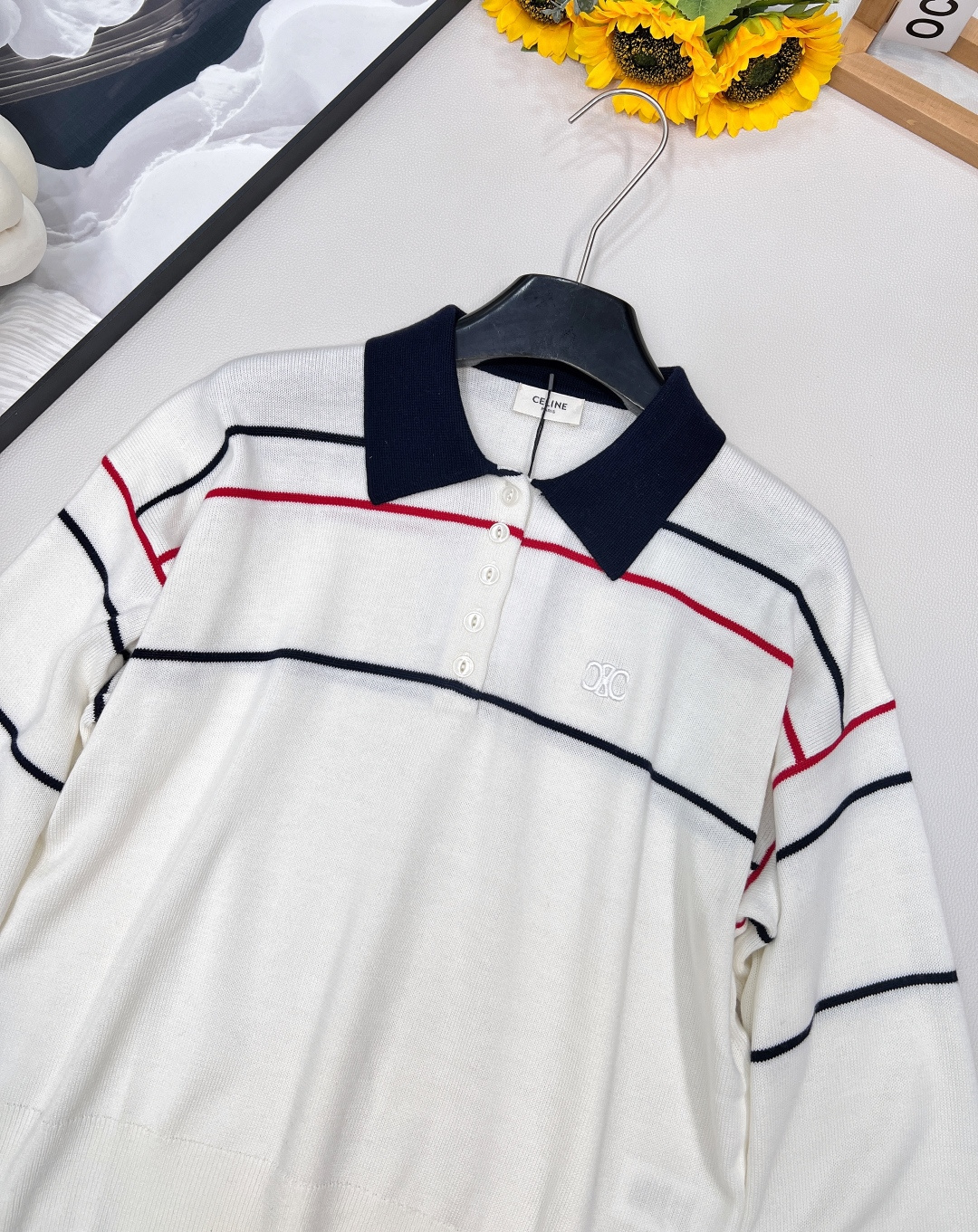 🆕CELINE25秋冬新款线条设计POLO衫，来自南法风情夏日的学院风上衣宽松落肩厢版，更加的量感版型，