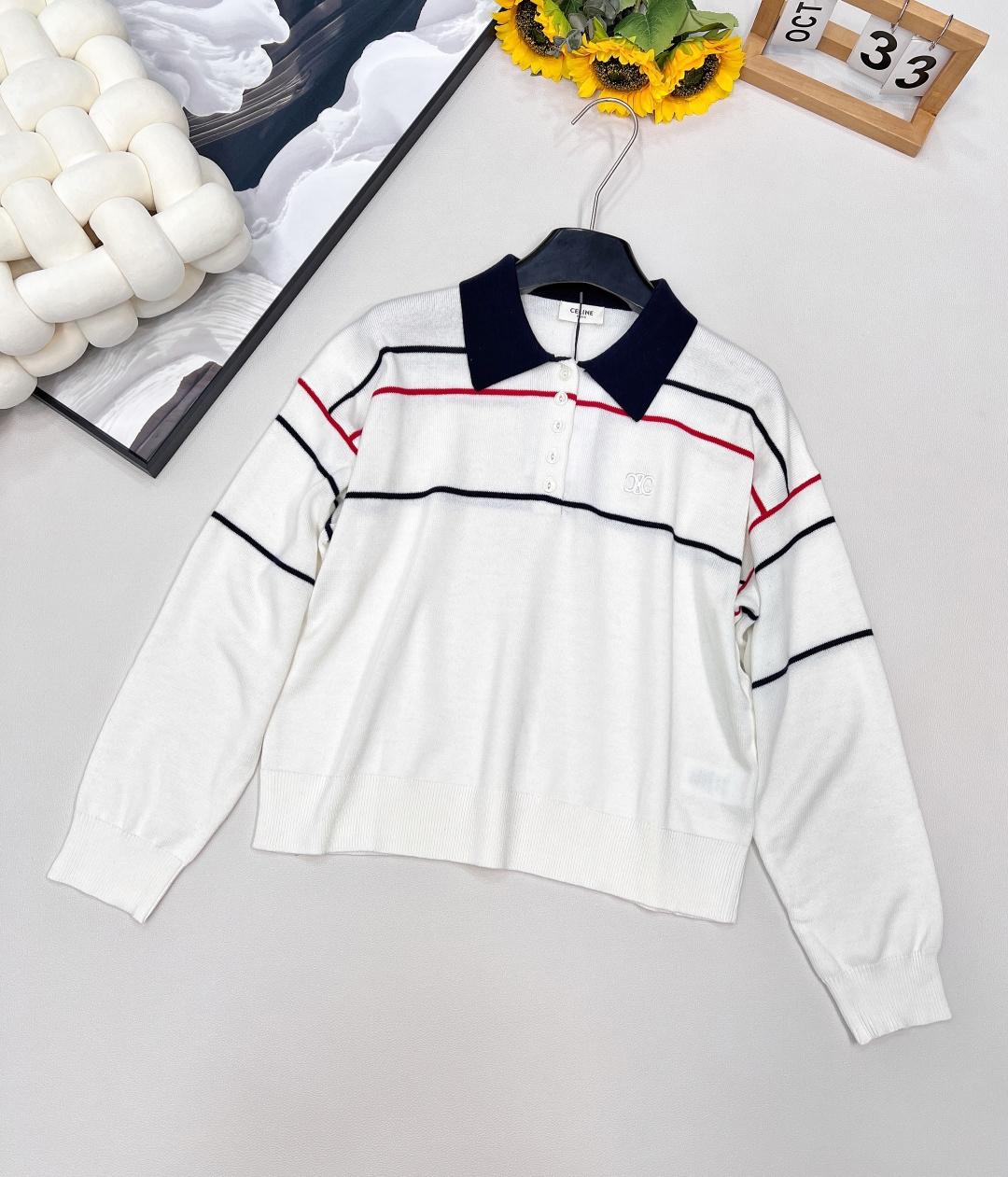 NO:450244,CELINE25 autumn and winter new line design POLO shirt, a college-style top from the Southern French style summer, loose shoulder-length version, more volume-like style, full of slimness! A classic style with a shorter style, interprets a unique POLO college outfit! Selected materials of consistent wool yarn, very comfortable fabric, not easy to pill, and just right draping!  Complete three standards, large-scale products, size sml code, celine, alexander wang19860909CELINE25秋冬新款线条设计POLO衫,来自南法风情夏日的学院风上衣 宽松落肩厢版,更加的量感版型,显瘦度拉满! 偏短款的经典版型,演绎别致POLO学院穿搭! 精选一致羊毛纱线的材质,非常舒适的面料 不易起球 垂坠度恰到好处！三标齐全,大货出 尺码sml 编码,,celine,alexander wang,Women's clothing