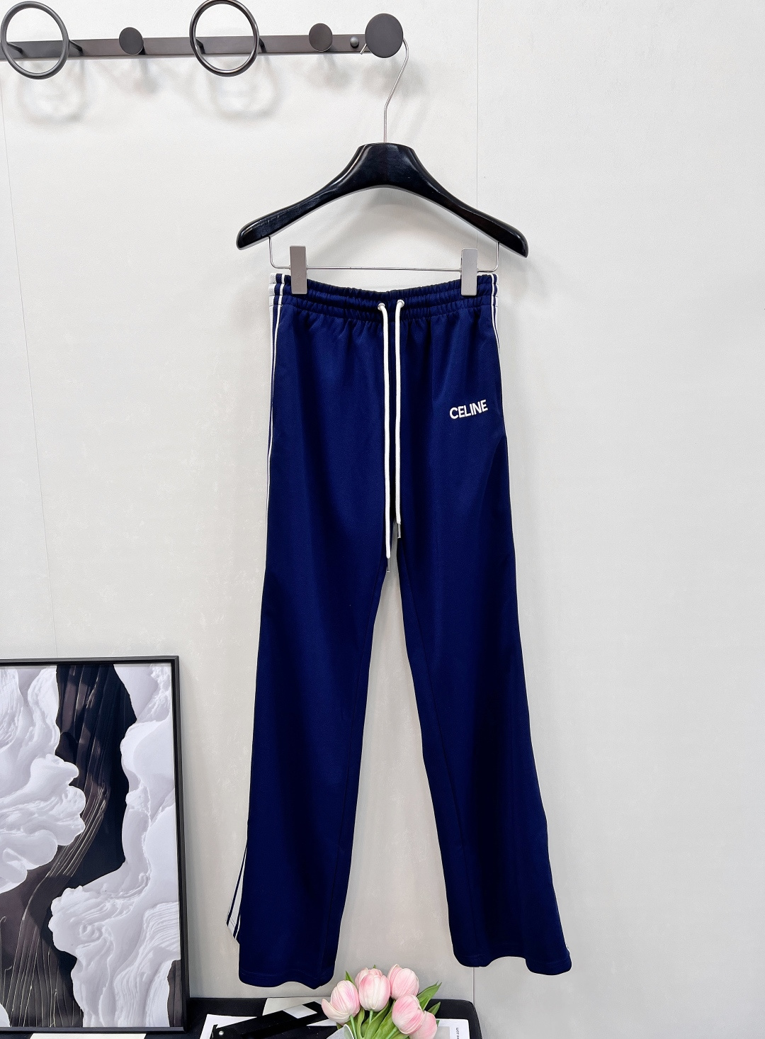 NO:451455,Celine25Ss early spring new college style sports and casual jacket + trouser suit | Exclusive yb development!  High-end production!  It uses customized sports-style cotton fabric, which is light and soft, and the tentacles are delicate and breathable. The dark blue is classic and slim and not easy to get out of date!  The style is very good. The contrasting webbing strips with both sleeves and trousers are woven in a strong sense of decorative outline. They look tall and thin, and they will not pick people with precision logo embroidery on the chest and trousers. The back is decorated with the new season of flocking logo prints, which are clear and three-dimensional, with a strong recognition. A set of casual commuting is absolutely unique!  Complete three standards!  Large-scale Size SML Pants Braided, Celine, Jackets & Coats, Alexander Wang19860909Celine25Ss早春新款学院风运动休闲夹克+长裤套装丨独家yb开发！高版出品！采用定制的运动风棉质面料,轻薄柔软,触手亲肤细腻又透气,深蓝色经典显瘦又不易过时！版型拿捏的非常好,双侧袖子和裤身定织的撞色织带条装饰轮廓线条感超强,巨显高瘦也不会挑人胸口和裤身装饰精密logo标识刺绣,后背装饰新一季植绒徽标印花,清晰立体,辨识度超强,一套休闲通勤绝绝子！三标齐全！大货出 尺码sml 裤子编,,celine,jackets & coats,alexander wang,Women's clothing