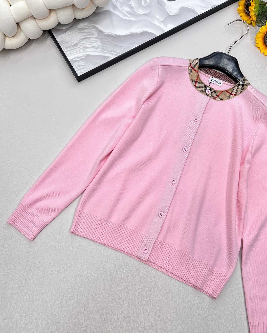 🆕Burberry 羊毛混纺📰ZP设计 👍贴身软糯 显瘦百搭 上身复古时髦洋气 经典不过时⚠️质感细腻柔