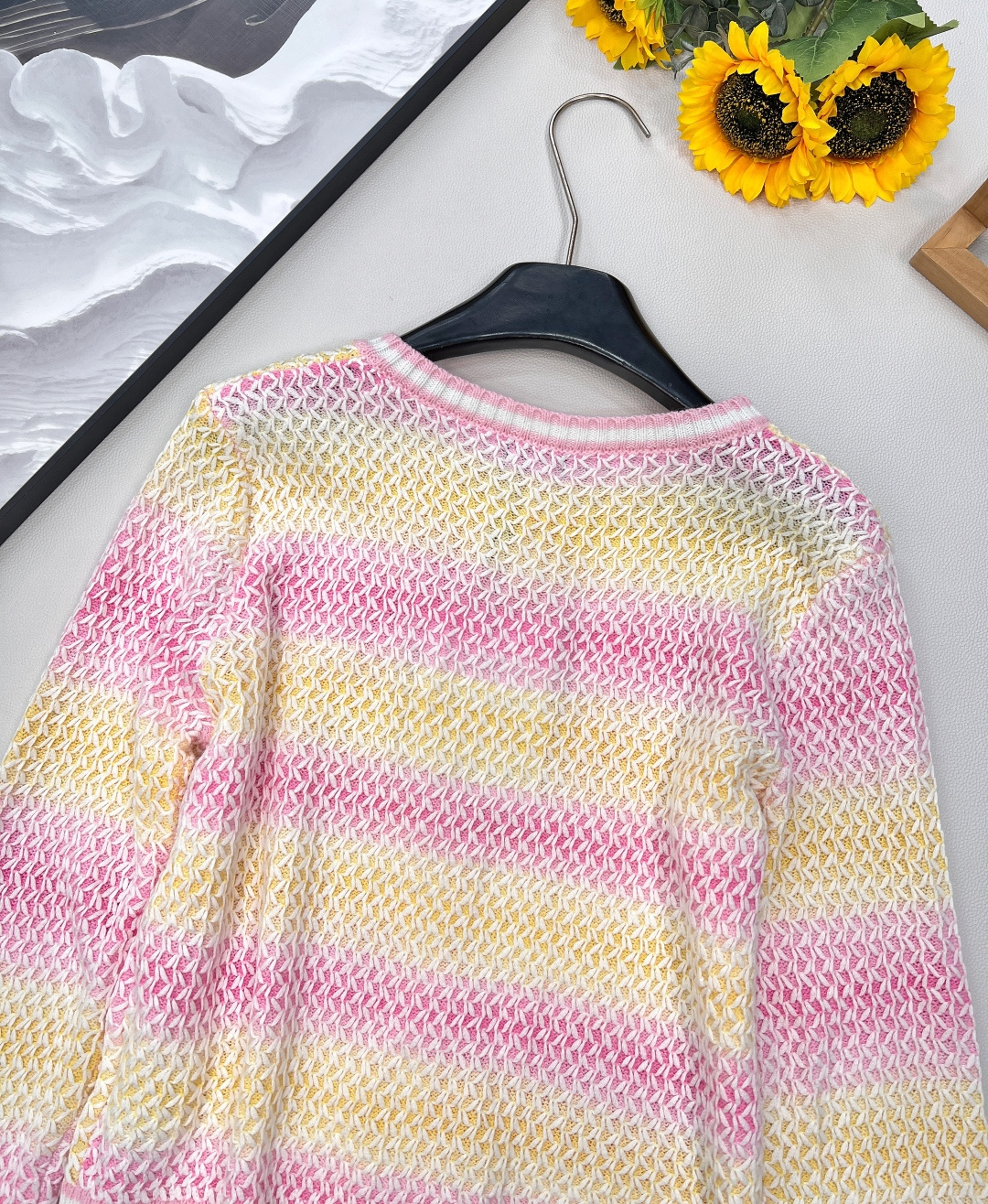 🆕Chanel 🔖小香新款渐变针织开衫毛衣..✂️✂️大爆款 绝绝子啊这件！采用羊毛面料 手感摸起来太太