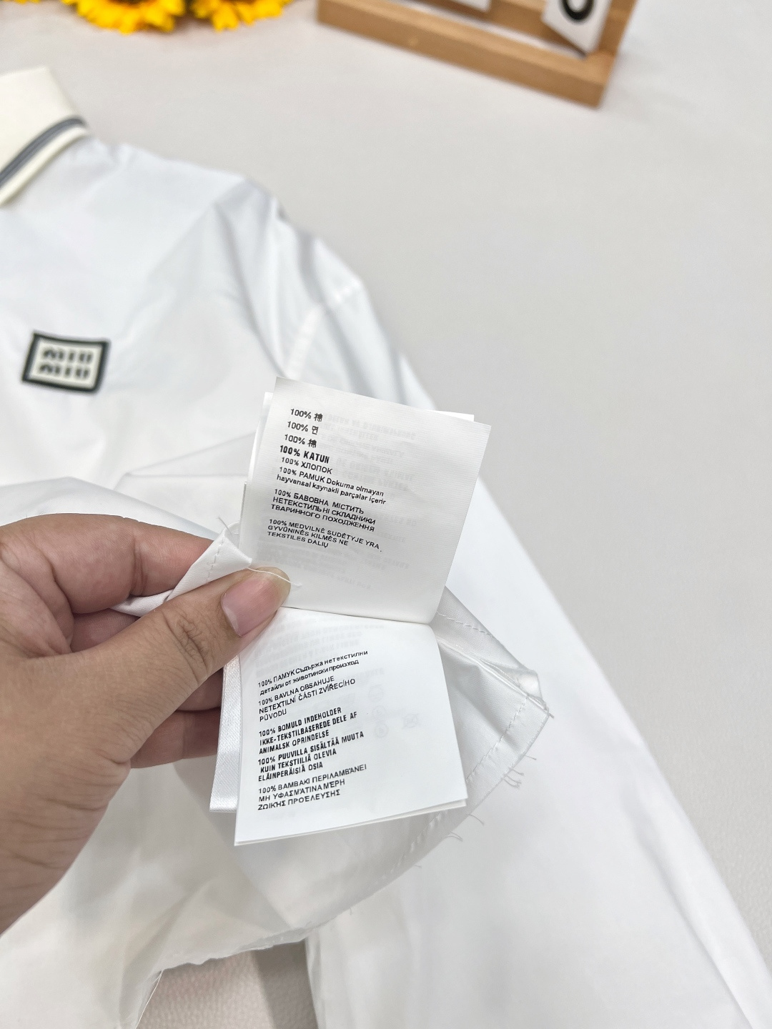 🆕Miumiu2025新款短款衬衣，定制YB斜纹全棉材质 质感细腻 舒适好穿 常青短款衬衫裁剪 条纹领边