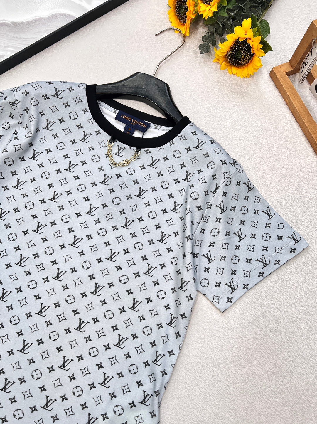 🆕Louis Vuitton2025新款满logo印花链条短袖T恤，定制YB丝光全棉织造 质感高级舒适 