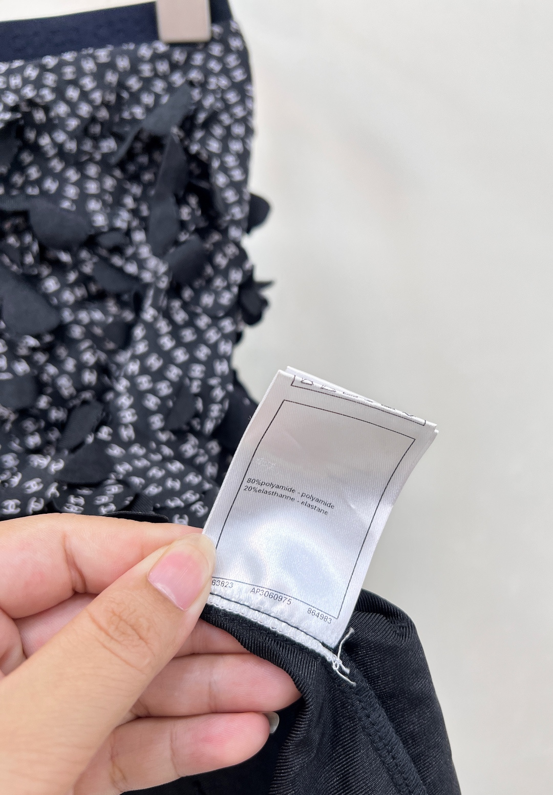 🆕CHANEL2025新款短裙，甄选定制 YB 进口材质，这种材质仿若被赋予了魔力，拥有与生俱来的质感光