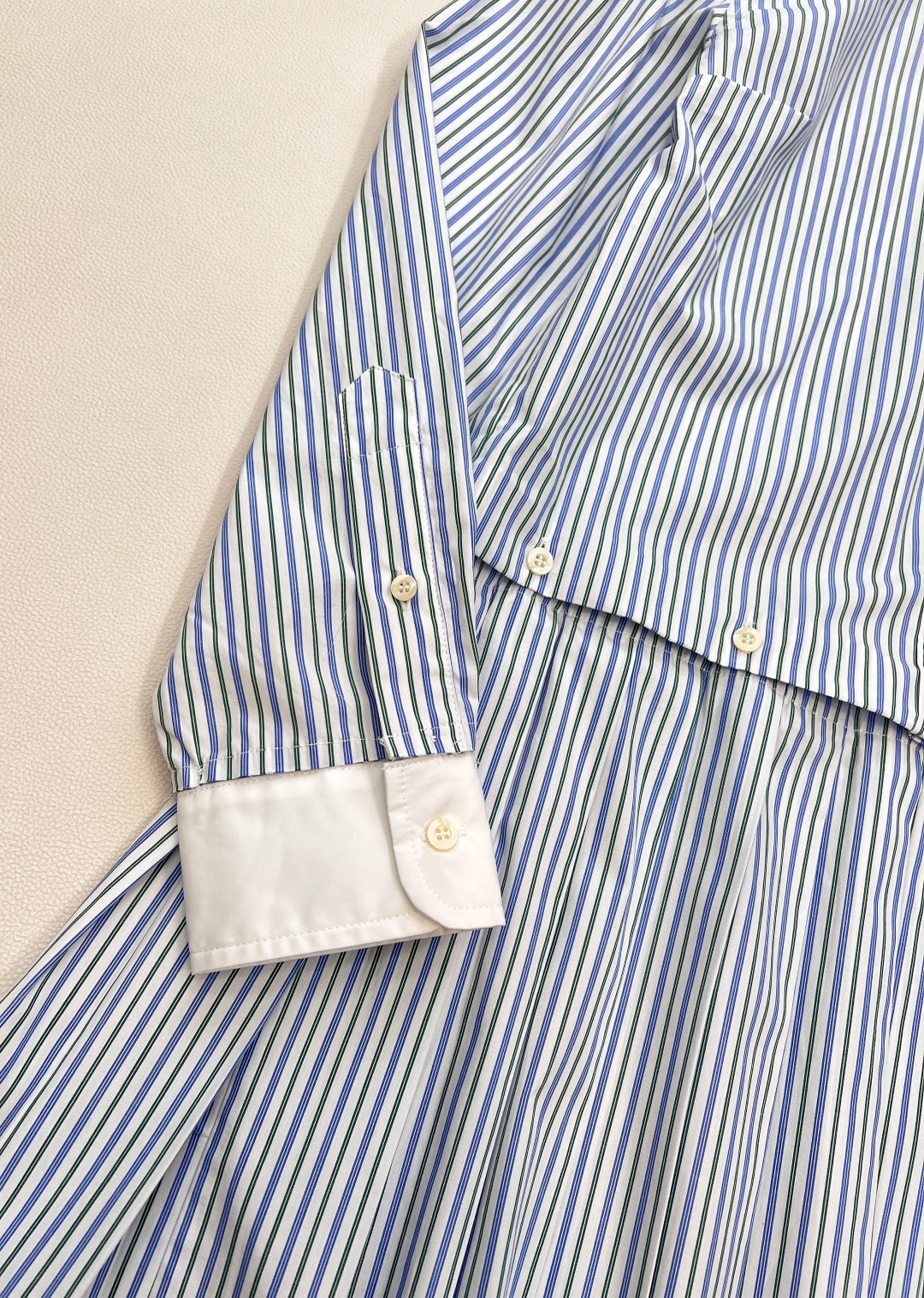 🆕Miumiu25SS早秋新款褶皱条纹府绸衬衫式连衣裙丨⚠独家yb开发！高版出品！这款府绸迷你裙的女性线