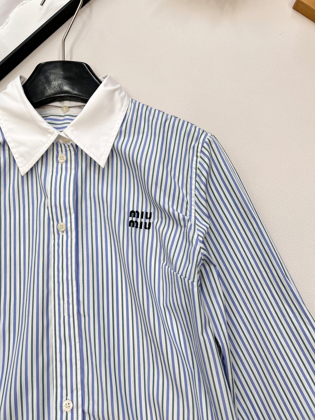 🆕Miumiu25SS早秋新款褶皱条纹府绸衬衫式连衣裙丨⚠独家yb开发！高版出品！这款府绸迷你裙的女性线