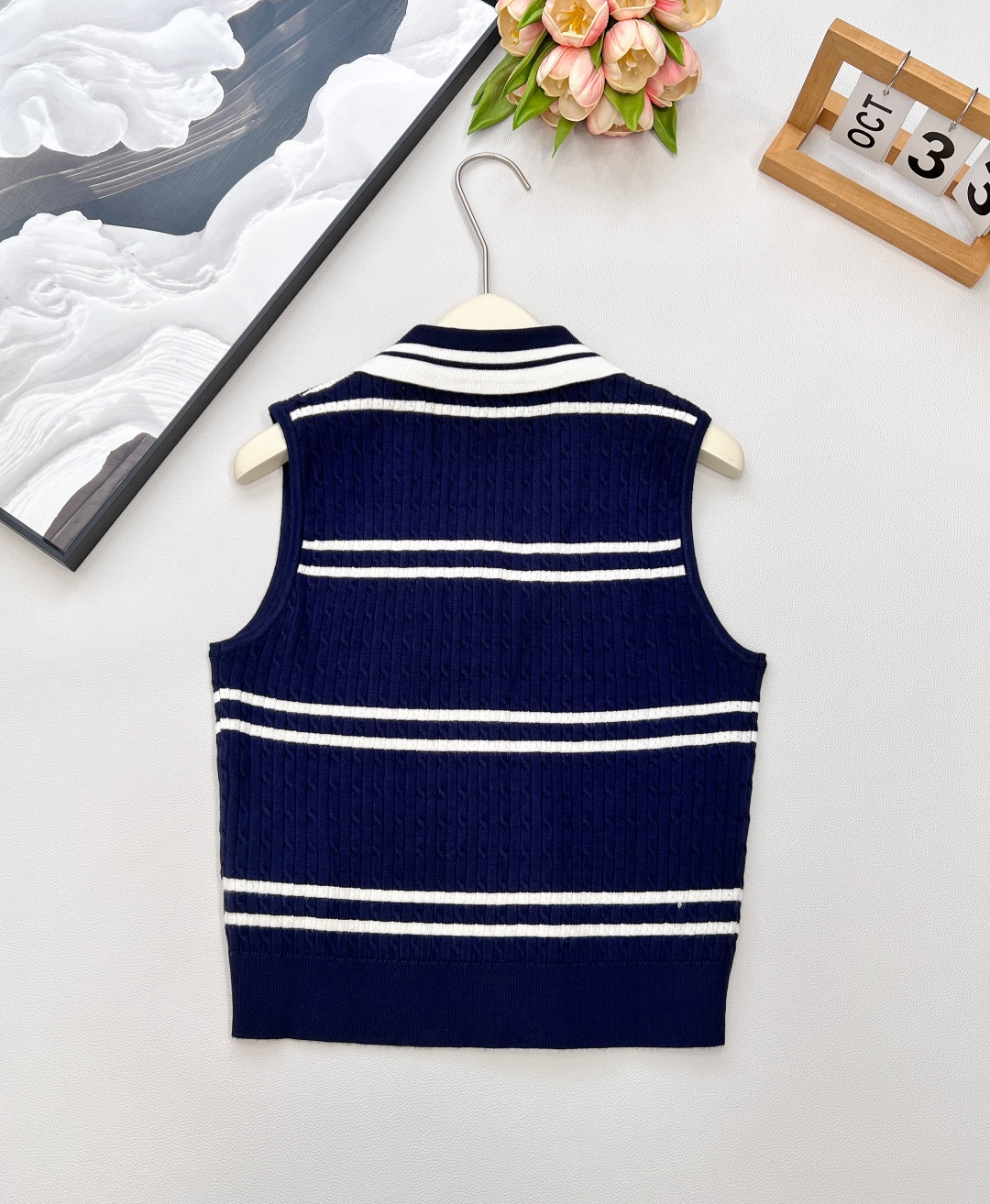 🆕 Saint Laurent YSL 金色字母刺绣Polo条纹针织背心！藏青色+白色打造的经典条纹元素