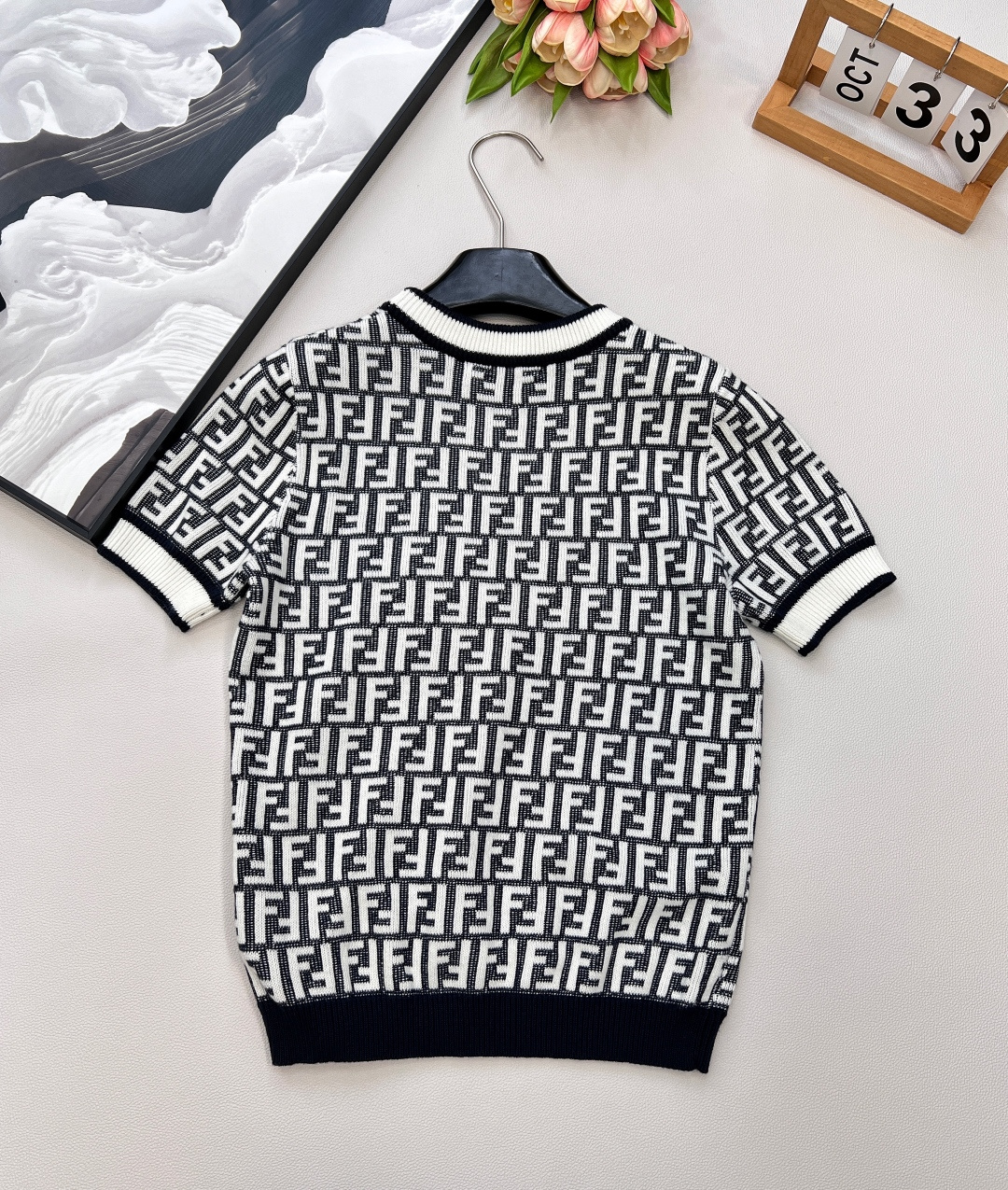 🆕🤎🤎🤎Fendi 系列经典FF Logo针织短袖！超爱的这款 超级有气质！没穿之前可能感觉有点老气👀一