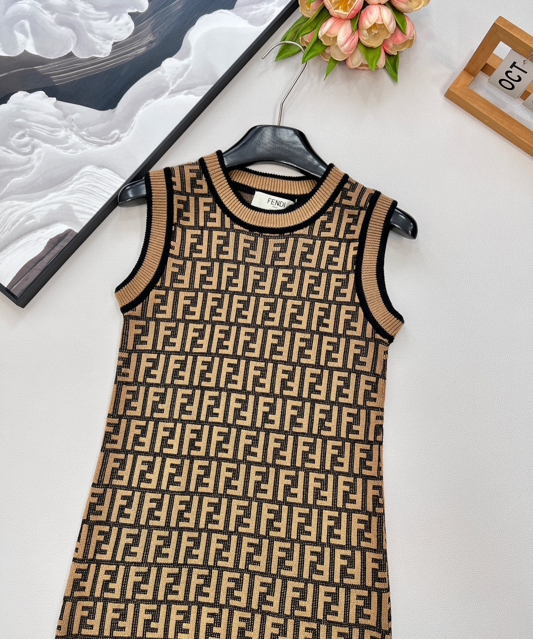 🆕Fendi 经典系列..🤎🤎🤎FF Logo针织连衣背心裙 超爱的这款 超级有气质！没穿之前可能感觉有