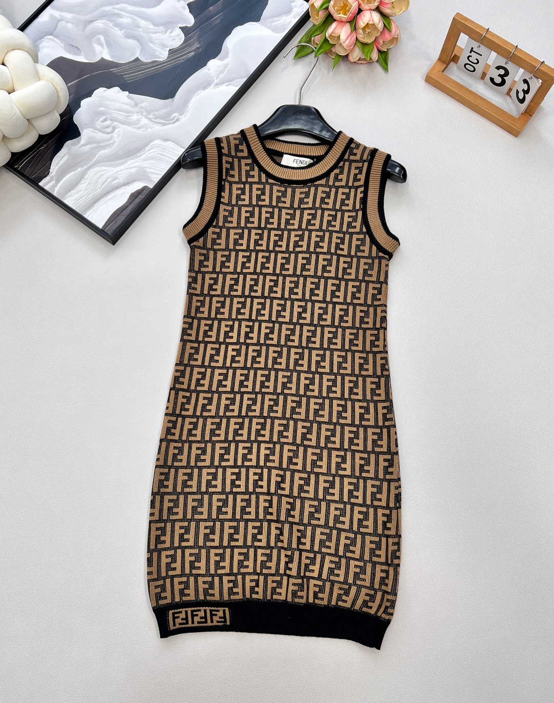 🆕Fendi 经典系列..🤎🤎🤎FF Logo针织连衣背心裙 超爱的这款 超级有气质！没穿之前可能感觉有