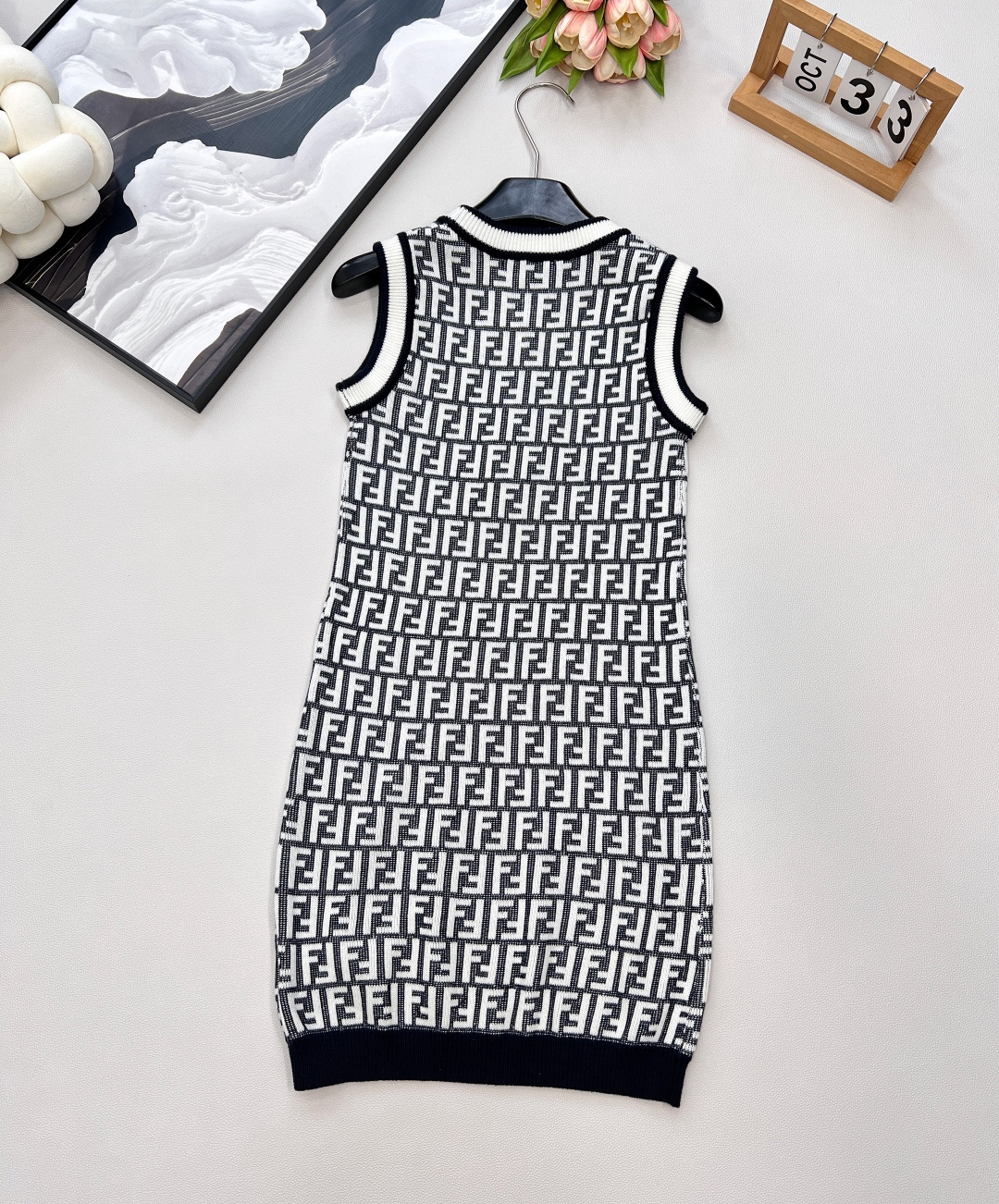 🆕Fendi 经典系列..🤎🤎🤎FF Logo针织连衣背心裙 超爱的这款 超级有气质！没穿之前可能感觉有