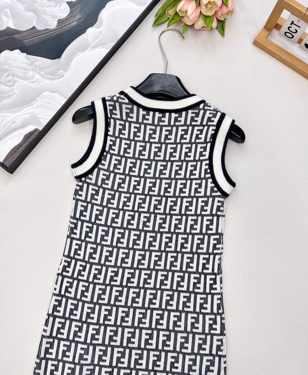 🆕Fendi 经典系列..🤎🤎🤎FF Logo针织连衣背心裙 超爱的这款 超级有气质！没穿之前可能感觉有