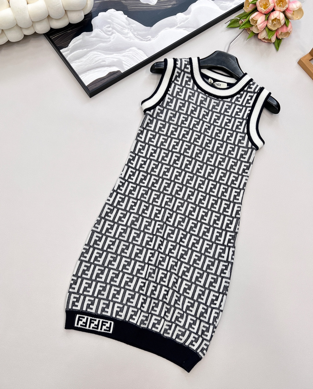 🆕Fendi 经典系列..🤎🤎🤎FF Logo针织连衣背心裙 超爱的这款 超级有气质！没穿之前可能感觉有