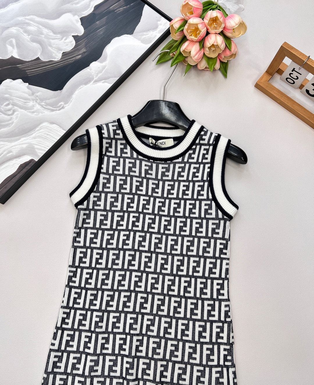 🆕Fendi 经典系列..🤎🤎🤎FF Logo针织连衣背心裙 超爱的这款 超级有气质！没穿之前可能感觉有